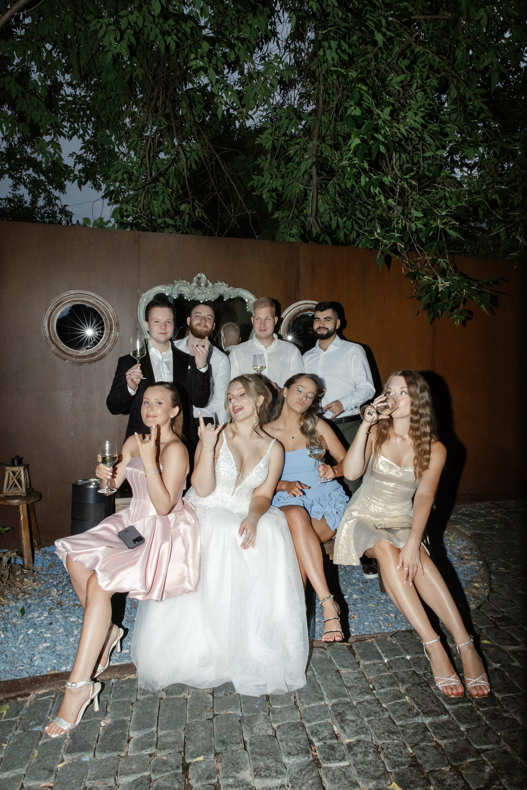 Свадьба до 100 тысяч рублей с гостями: реально ли? Полный гид по бюджетному торжеству. Фотограф, видеограф на свадьбу в Москве Никита Назаров