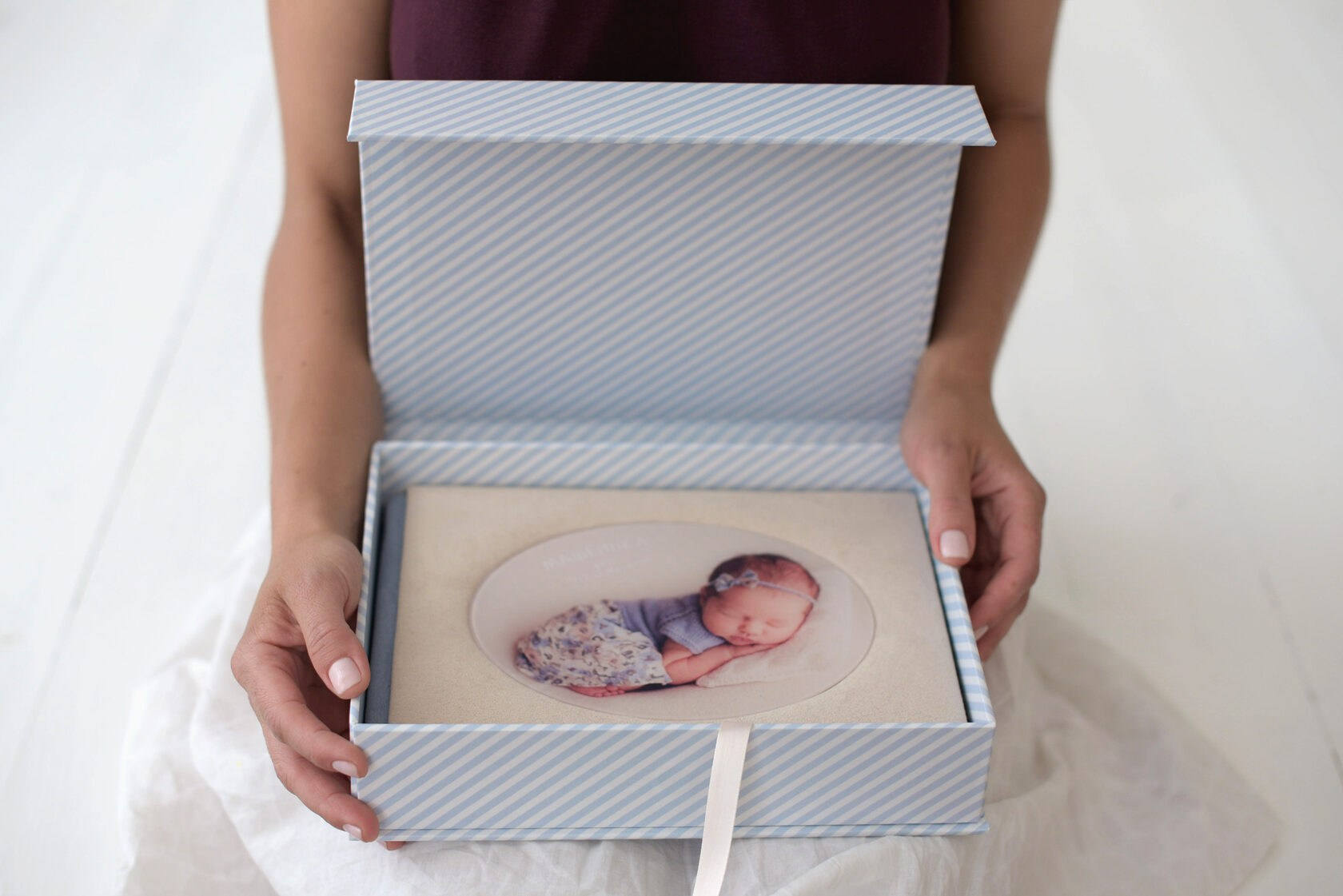 Фоткниги. Фотостудия Roomy в Краснодаре | Семейные и детские съёмки дней рождения от 1 до 5 лет, аренда зала фотостудии