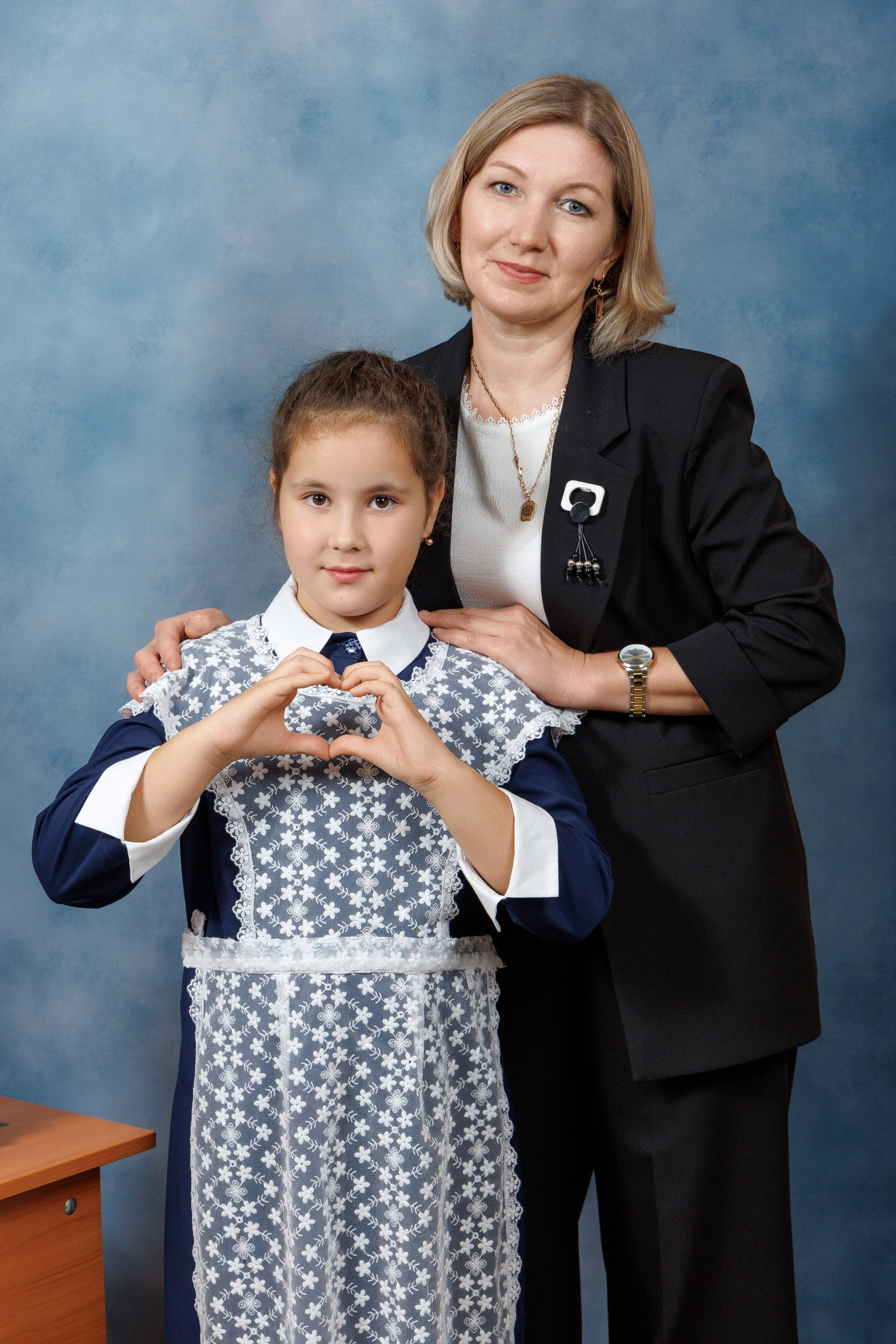 Выпускные альбомы. Akhmadeevmedia.ru