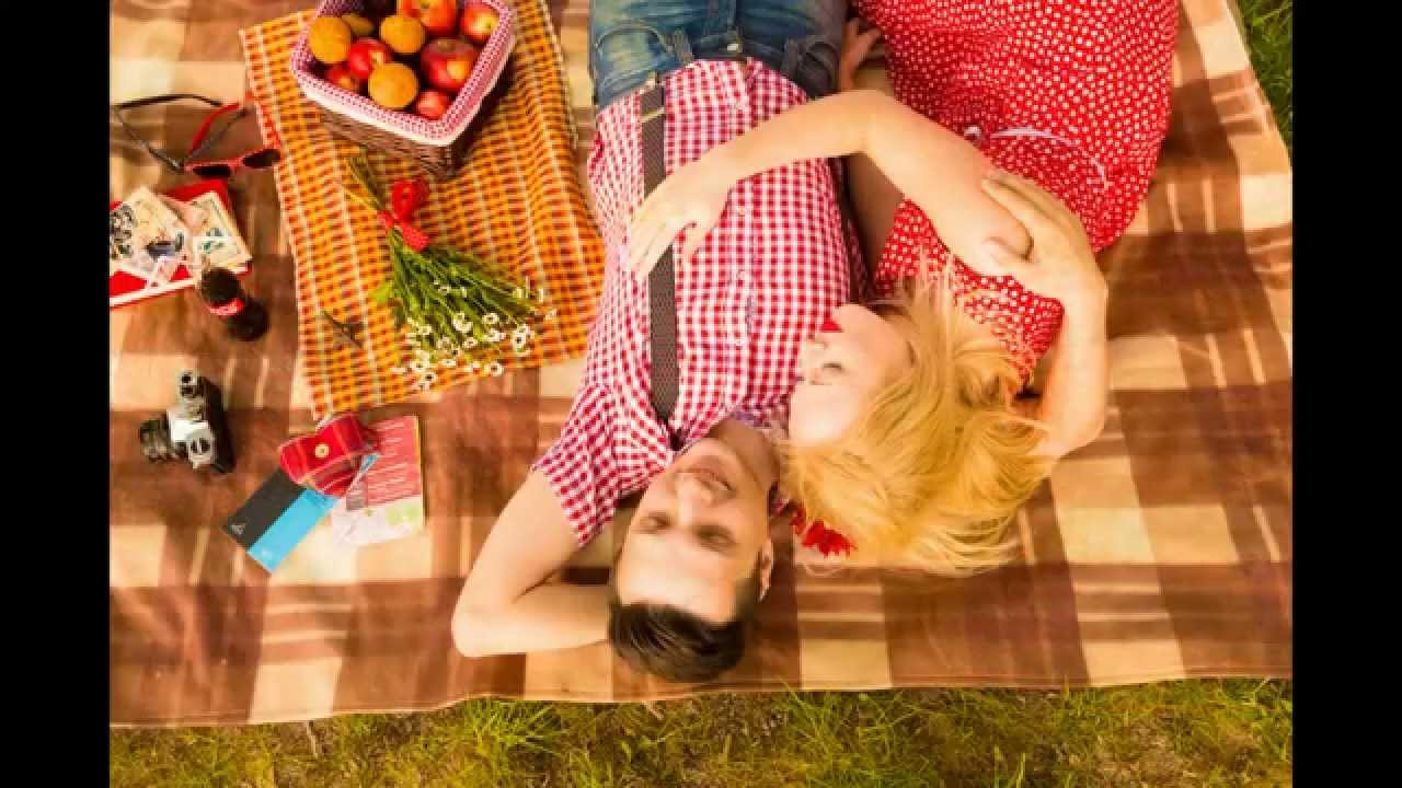 Y & K. Яркое ретро лавстори в рапсовых полях. Профессиональный свадебный фотограф в Минске Антон Кузнецов