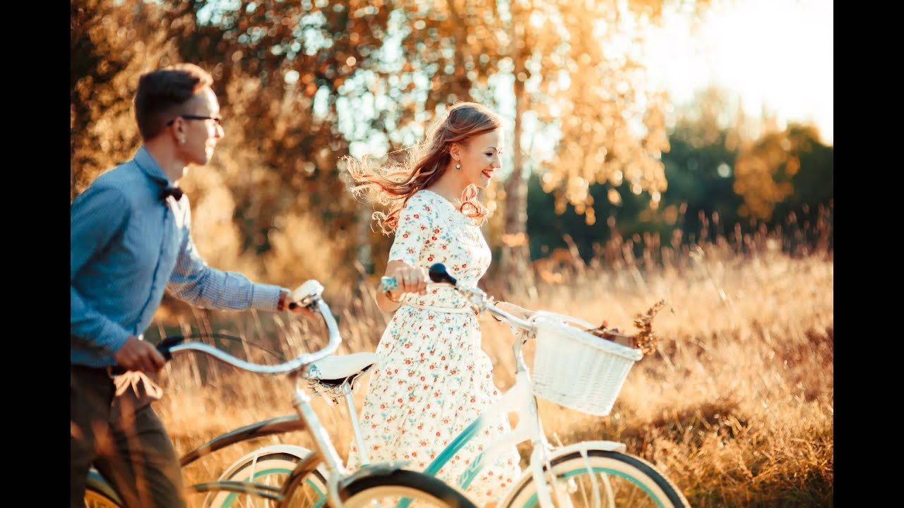 V & O. Best Autumn Lovestory. Destination wedding photographer in Iceland, Spain, Italy, Greece and