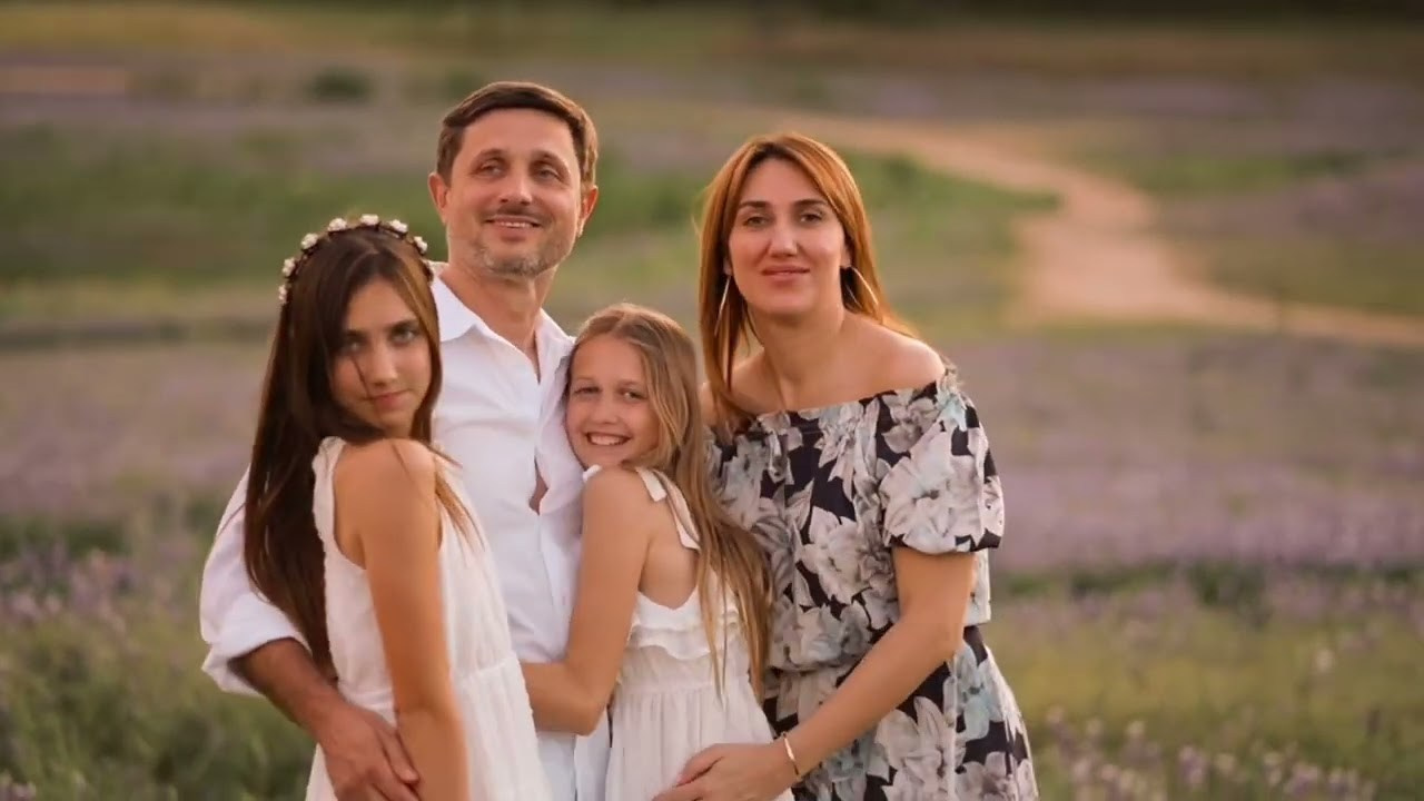 Bluebonnet photo sessions in Austin, TX | Anny Smirnova