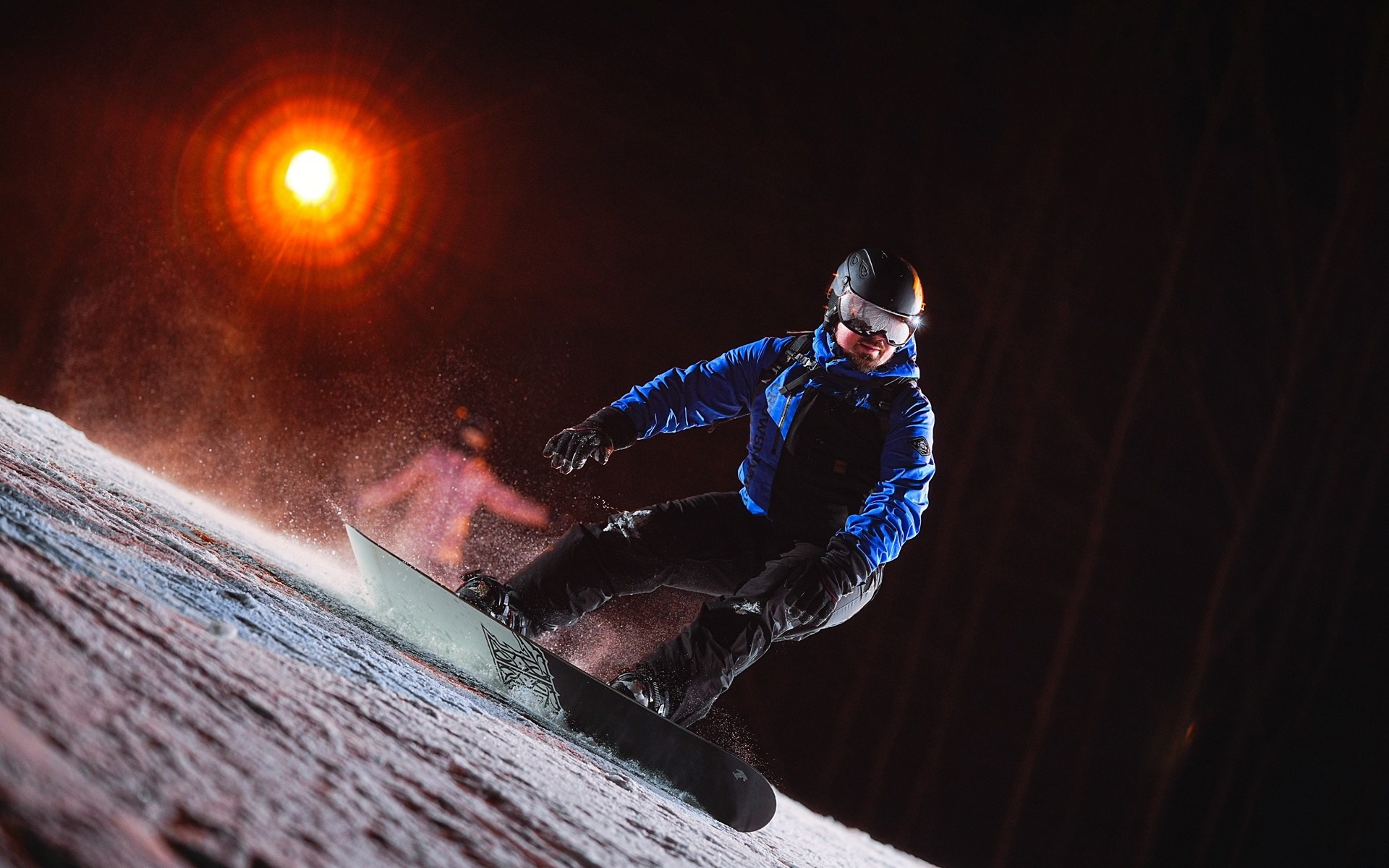 Вечерняя съёмка на склонах с использованием внешних вспышек. Фотограф Студитский Евгений