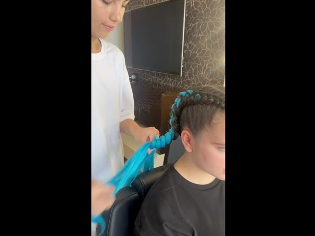 Плетение афрокос, дред, брейдов