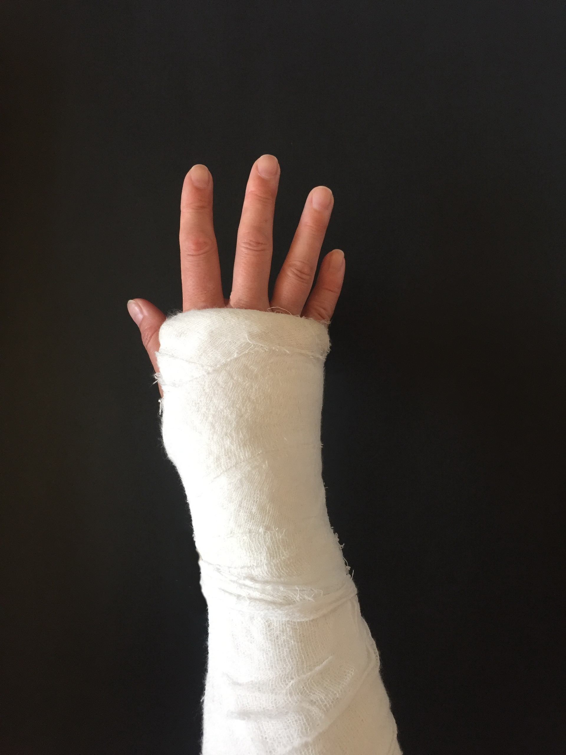 Василиса Моисеева -  выставка ''Вещь № 4'' с 26 августа по 26 октября