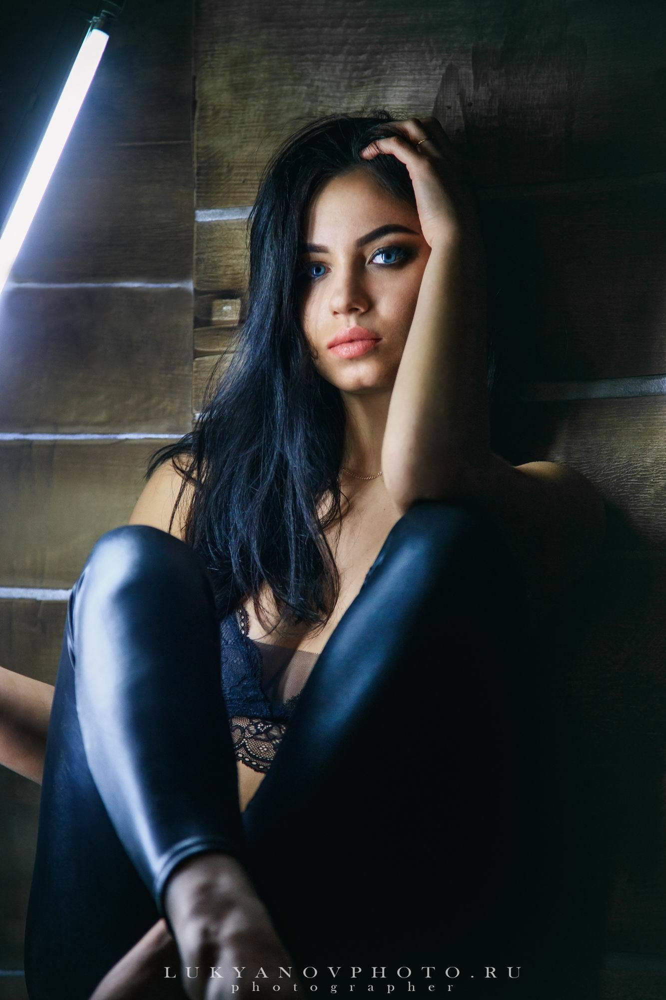 Фотограф - Лукьянов Виталий Тульская область г.Новомосковск
+79105549994
фотопроект "Эксперемент со светом" 
#lukyanovphoto #luky_photograph