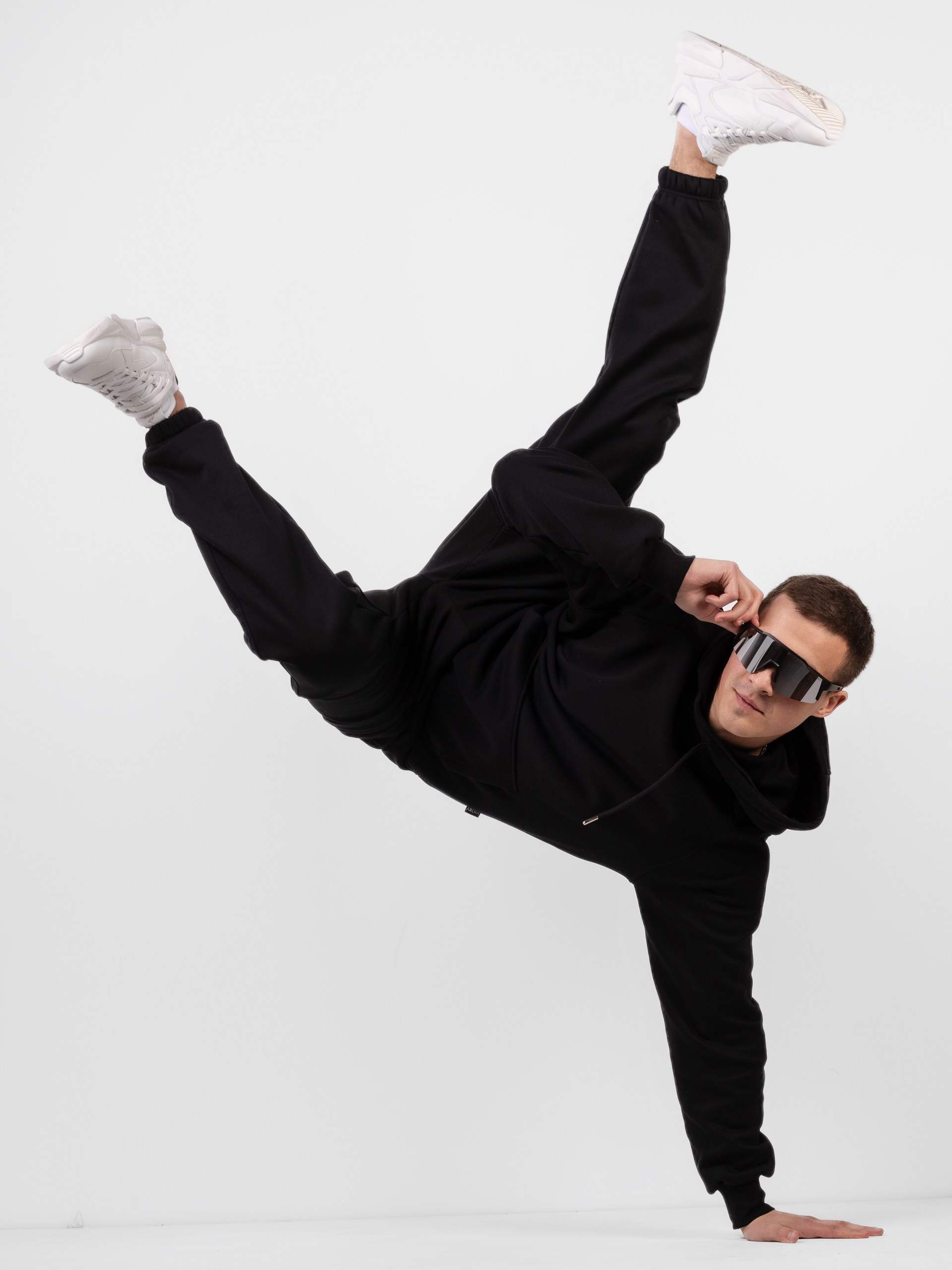 Контакты CREATIVO PROD. Фото для маркетплейсов — CREATIVO.PROD Москва