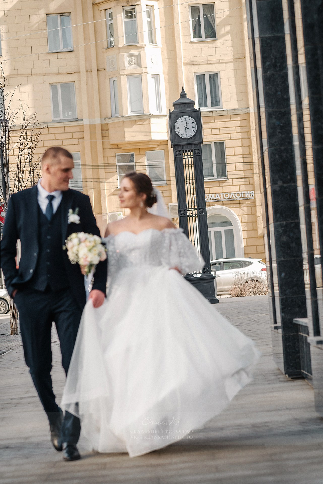 Голубая свадьба — 19 лет совместной жизни. Организуйте теплую фотосессию, чтобы отметить годовщину и сохранить памятные кадры для семейного альбома.