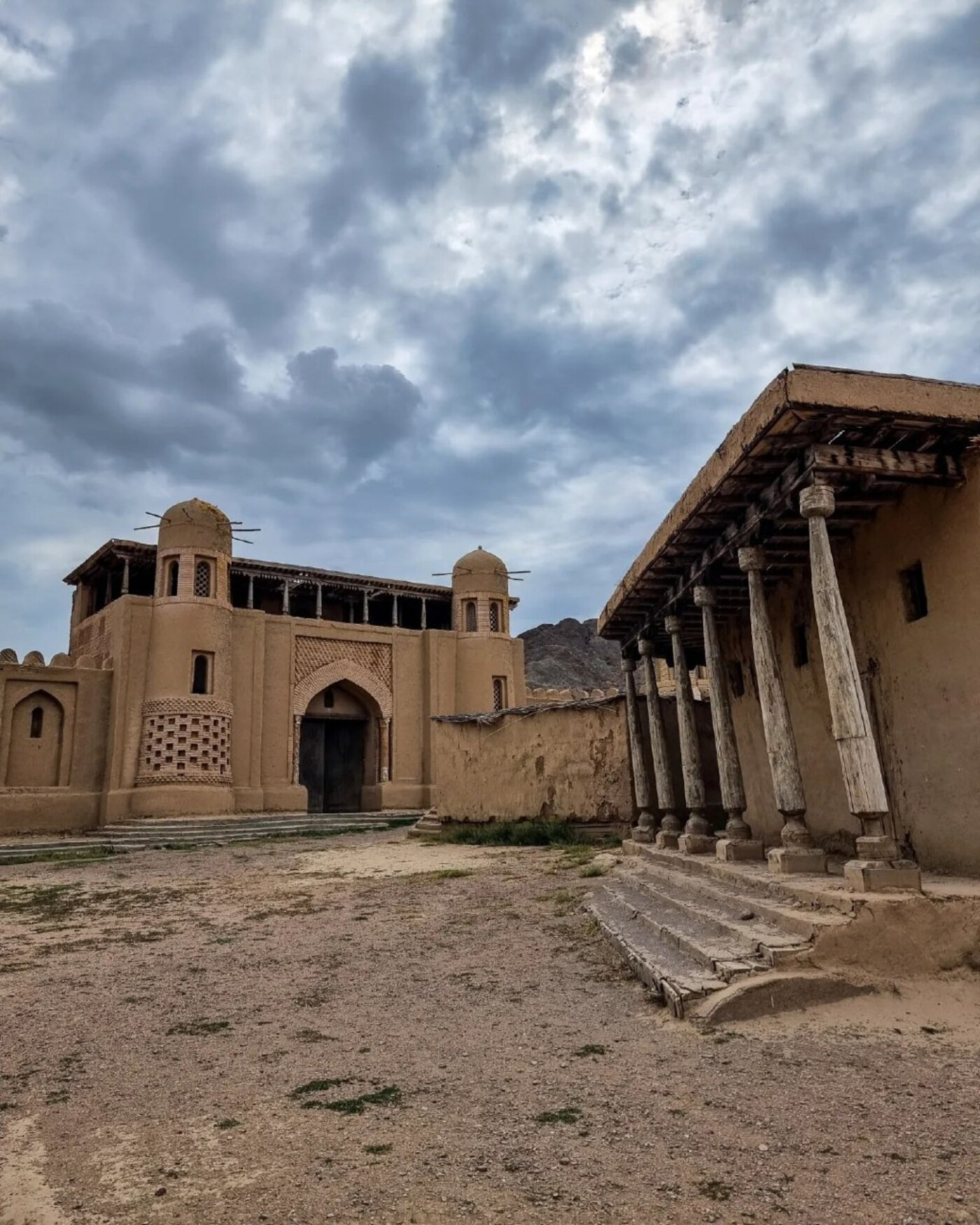 Экскурсия и тур в Крепость Номад и к Петроглифам Тамгалы Тас Будда из Алматы