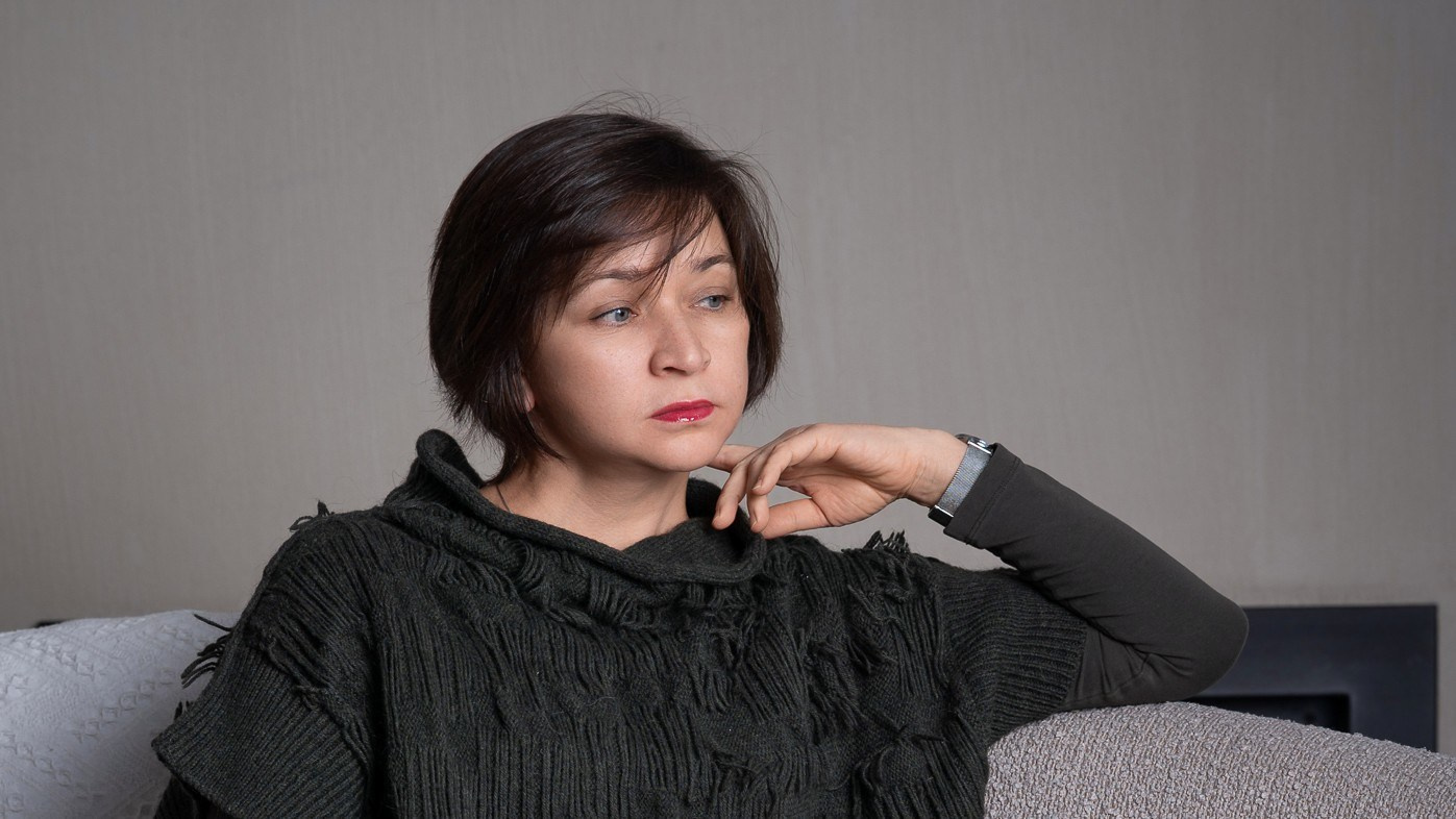 Паттерны «хорошей девочки», которые держат экспертов на низком доходе