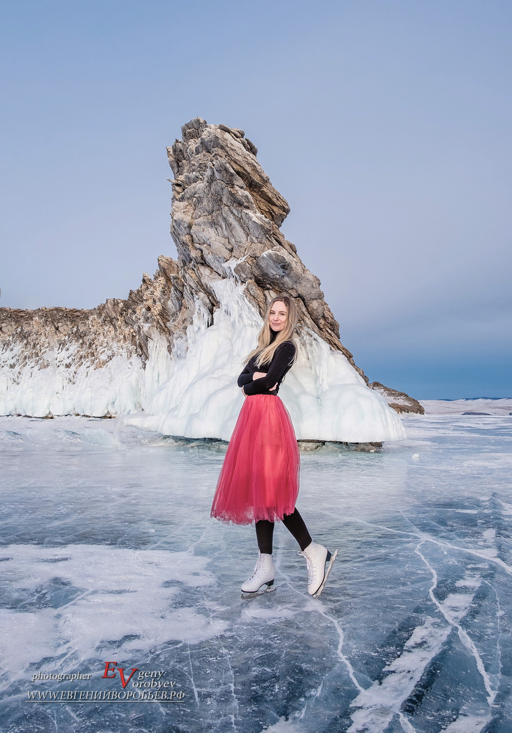 женская фотосессия Красноярск фото для девушки фотограф Красноярск фотосессия для сайта знакомств Красноярск фото для социальной сети заказать цена стоимость фотосессии в Красноярске пример фото идея место позы для фотосессии девушки в Красноярске фотосессия ИИ фотосессиия нейросеть промт для фотосессии фотосессия фото для социальной сети визажист причёска и макияж Красноярск парк Сады мечты Татышев фотостудия Красноярск бизнес портрет