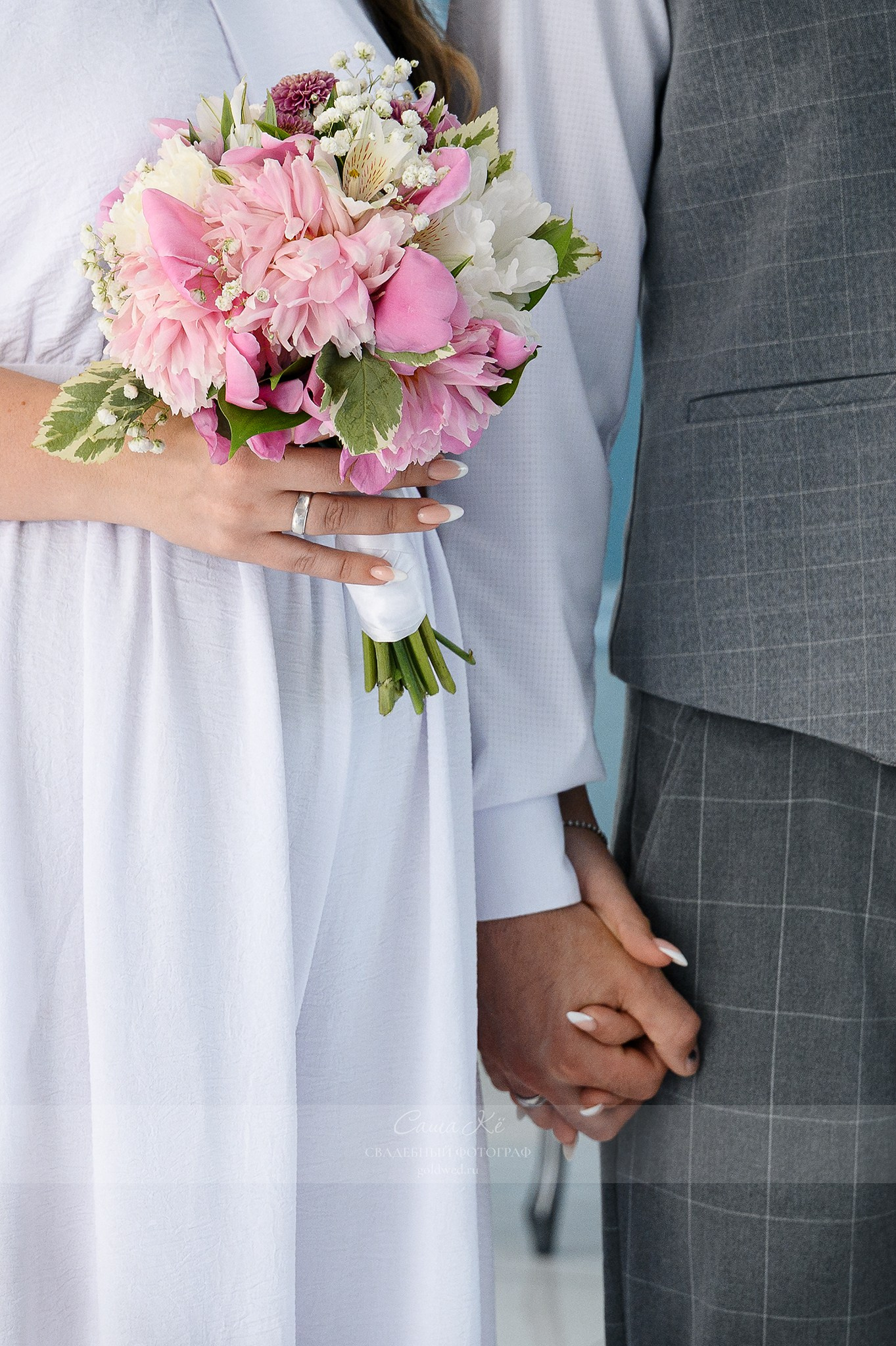 Свадебная фотосессия в Нарымском сквере Новосибирска. Свадебный и семейный, event фотограф, фоторепортаж в Новосибирске — Саша Кё