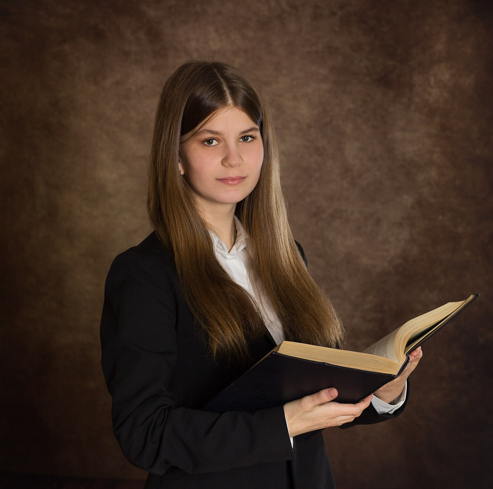 Фотографии старшеклассников для выпускного альбома как в школе ,так и на улице. ВЫПУСКНЫЕ АЛЬБОМЫ для детского сада и школы Санкт-Петербург и Лен. область