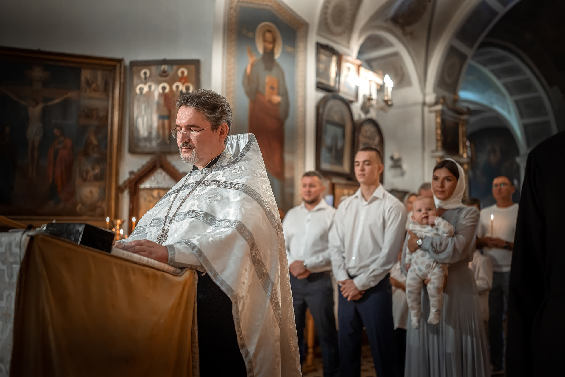 Фильмы о вашем таинстве. Фото- и видеосъёмка крещения и венчания. Фотограф на крещение Москва