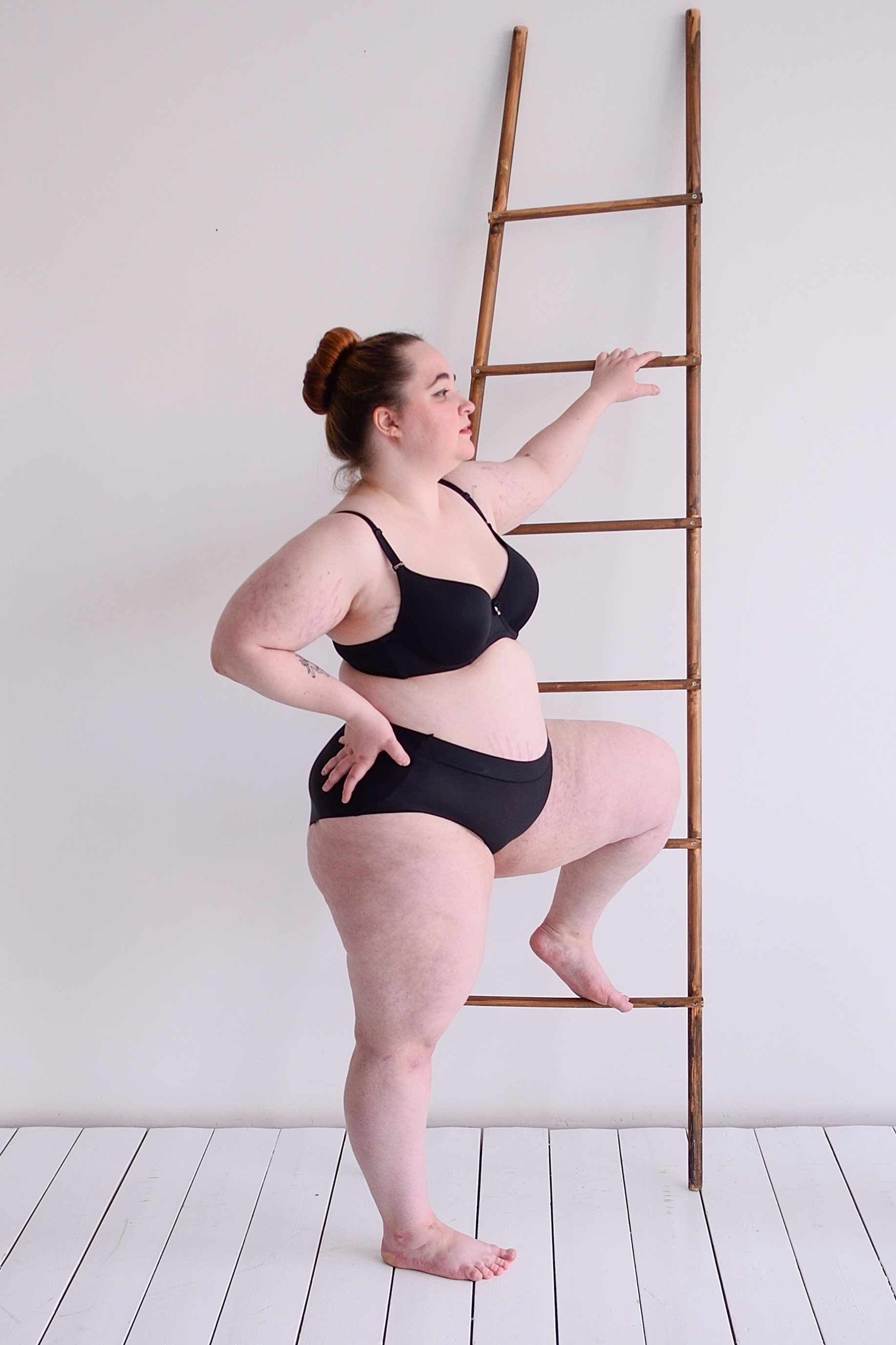 Обнаженная девушка +size.