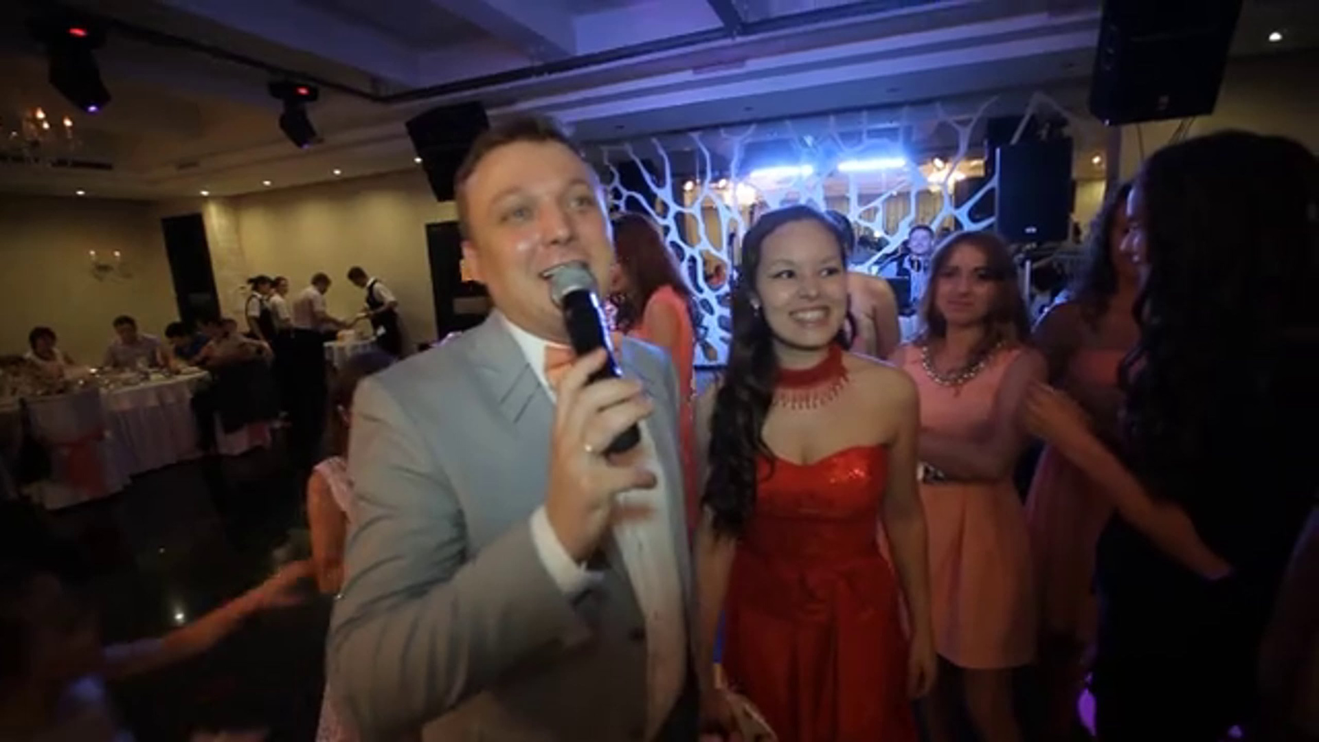 Свадебное видео, корпоративное видео и видео с юбилеев проведенное вед. Ведущий на свадьбу, корпоратив и юбилей в Москве Сергей Рябинин