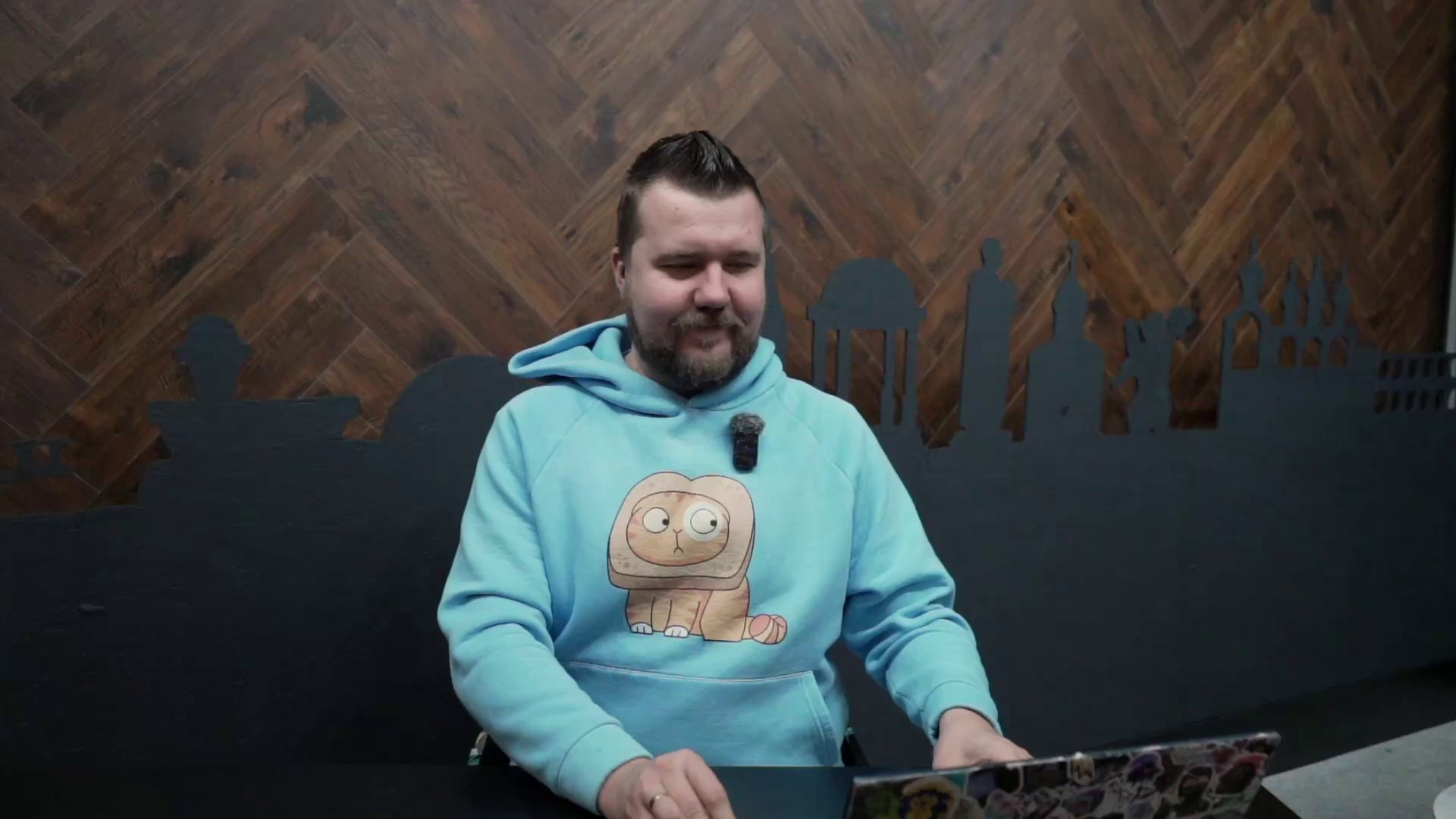 Видеостудия в Ярославле — запись подкастов, съёмка сюжетов | The One. Фото и видеосъёмка в Ярославле | Студия The One — от 2500 ₽/час