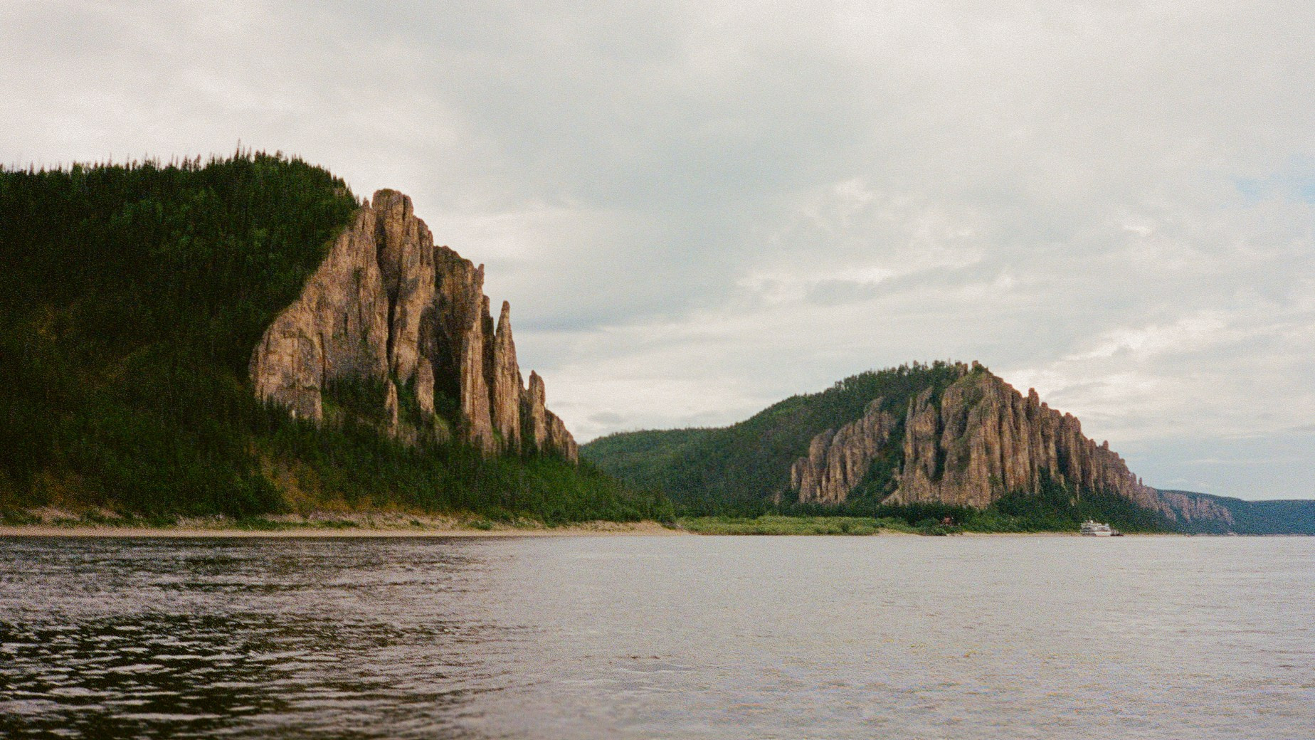 Документальный фотограф Роман Золотков. ZOLOTKOV — Барбер в Санкт-Петербурге Роман Золотков