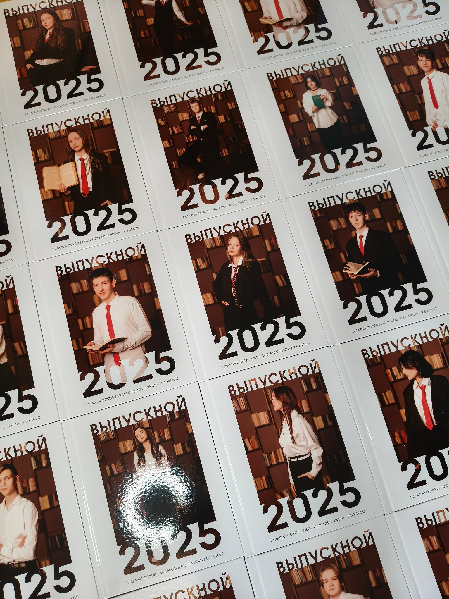 Выпускные альбомы Старый Оскол. Стильные выпускные альбомы в Старом Осколе. Свадебные фотокниги