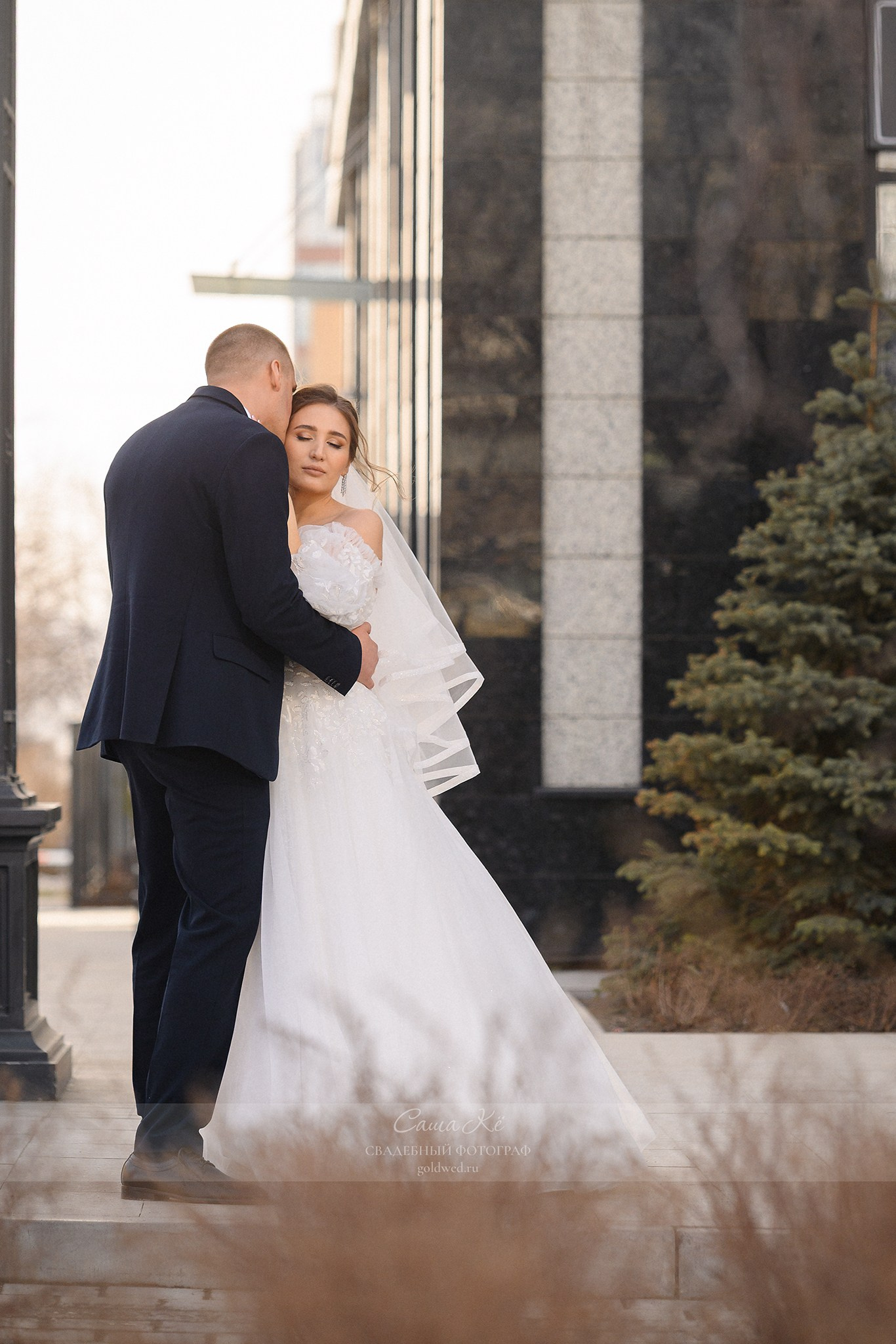 Свадебная фотосессия С&А на Садовой, 19. Свадебный, семейный и event фотограф в Новосибирске и Новосибирской области Саша Кё