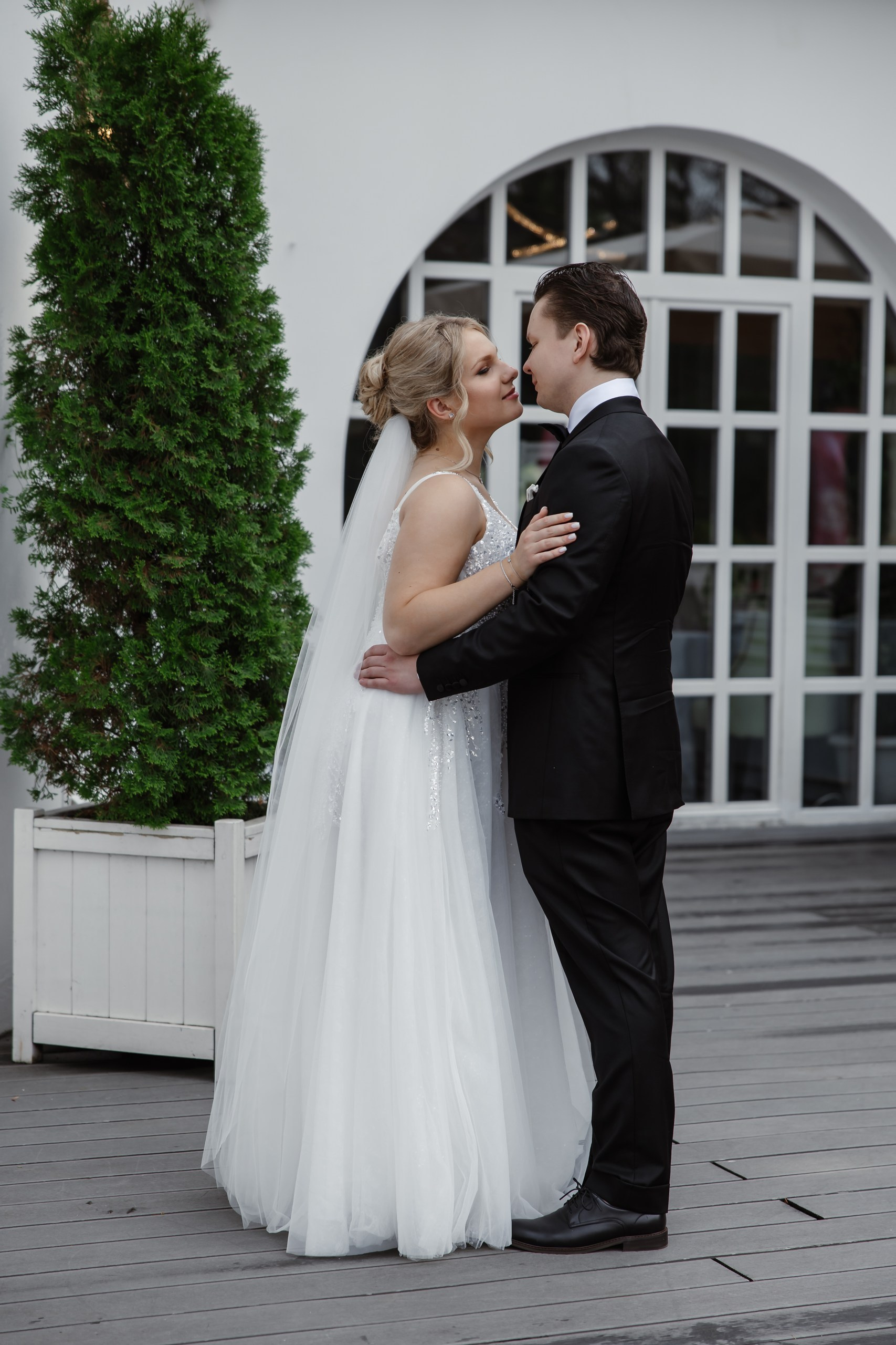 Свадьба до 100 тысяч рублей с гостями: реально ли? Полный гид по бюджетному торжеству. Фотограф, видеограф на свадьбу в Москве Никита Назаров