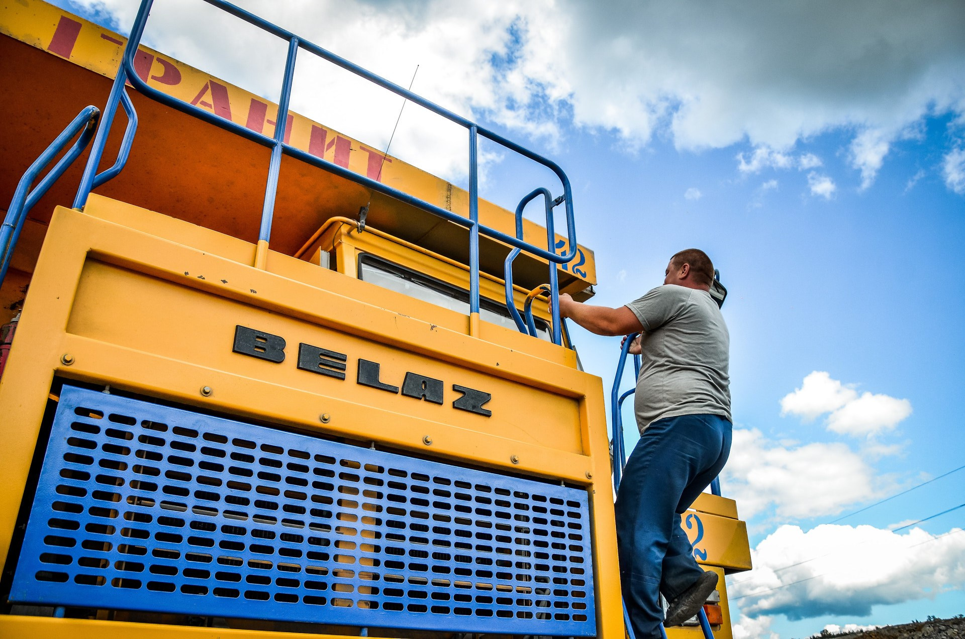 Гранитный карьер в г. Микашевичи. Репортажный фотограф в Минске. Алексей Матюшков