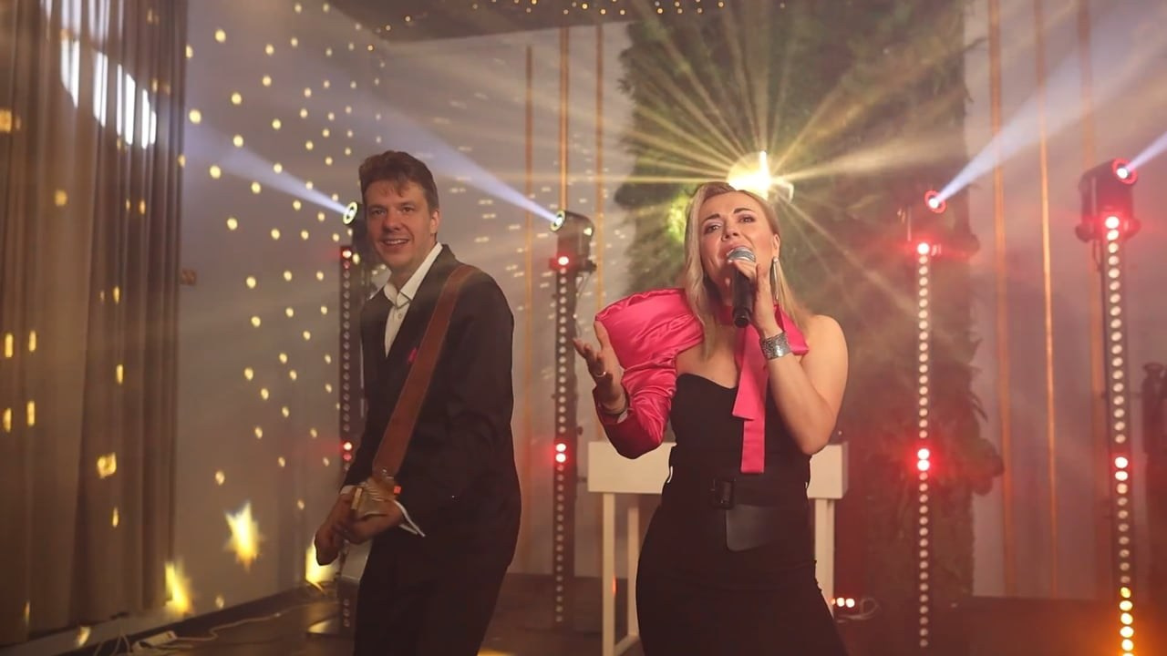 Живой вокал. Зажигательная ведущая на ваш праздник в Санкт-Петербурге