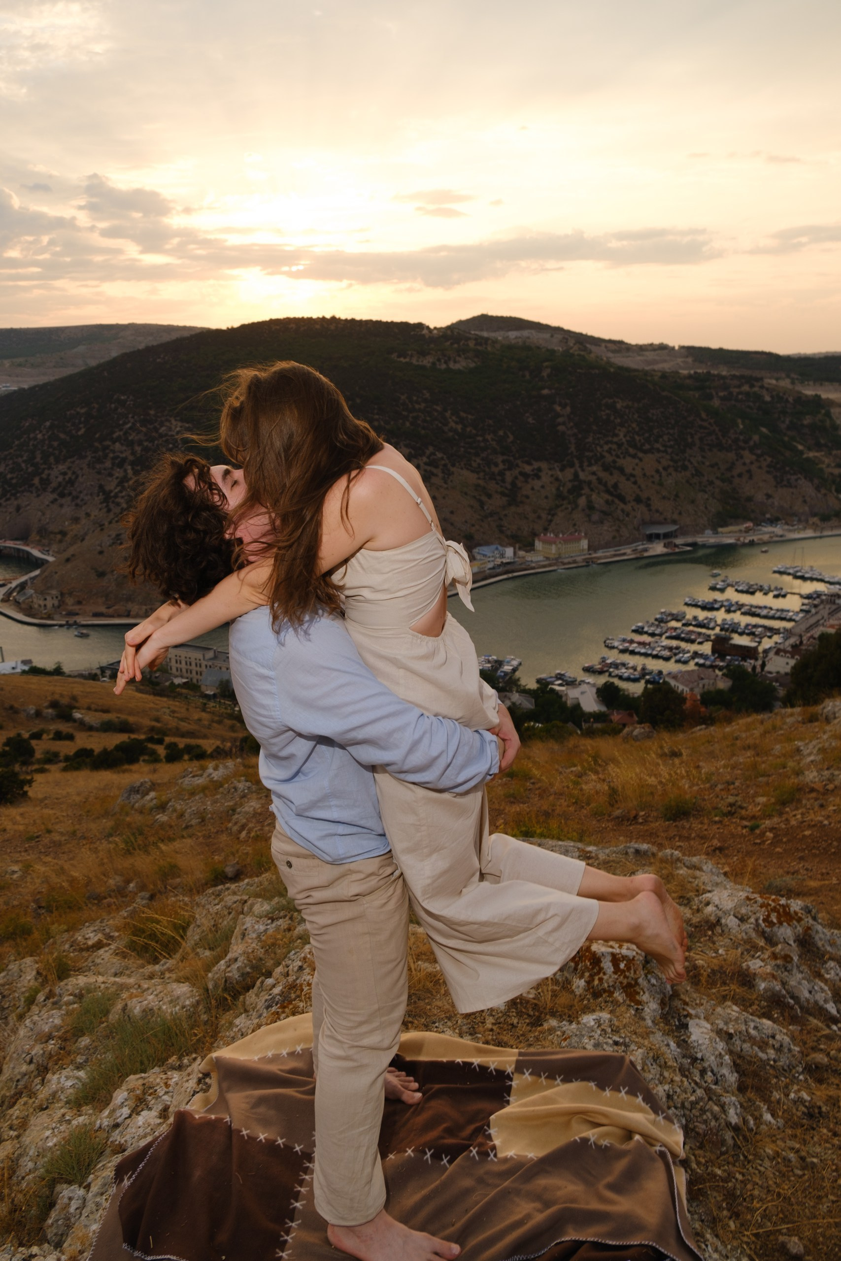 Отзывы о фотографе. Лучший фотограф города. Топ 100. Топ 10. Лучший фотограф. Профессионал. реальные фото со свадьбы, примеры работ фотограф. Профессиональная фотосъемка в Крыму. Натуральные эмоции и живые кадры. Забронируйте дату прямо сейчас!