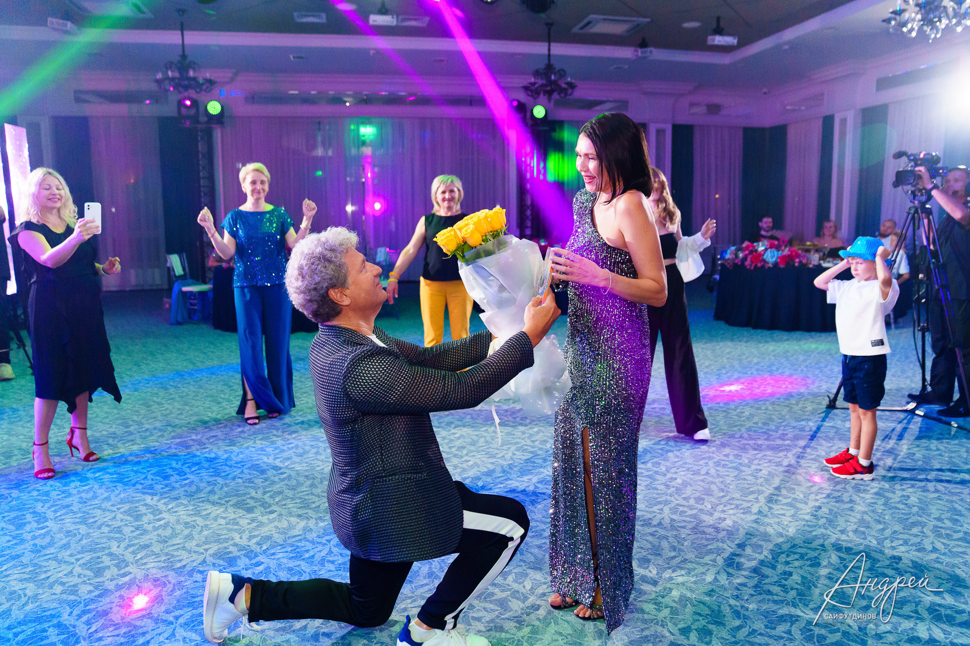 Юбилей Марины. Репортажная фотосъёмка юбилея. Фотограф А. Сайфутдинов. Свадебный и семейный фотограф в Ростове-на-Дону. Андрей Сайфутдинов