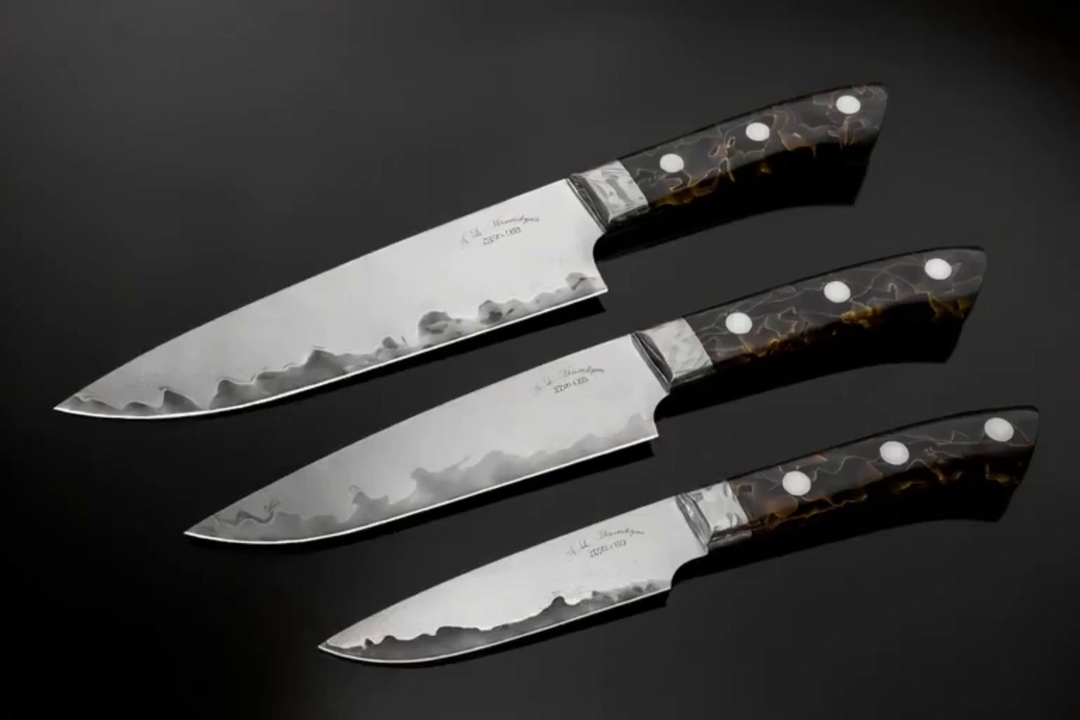 Высококачественная предметная каталожная Фотосъемка в Москве. Высококачественная профессиональная рекламная фотосъёмка ювелирных украшений, драгоценных камней в Москве. Обучение, консультация