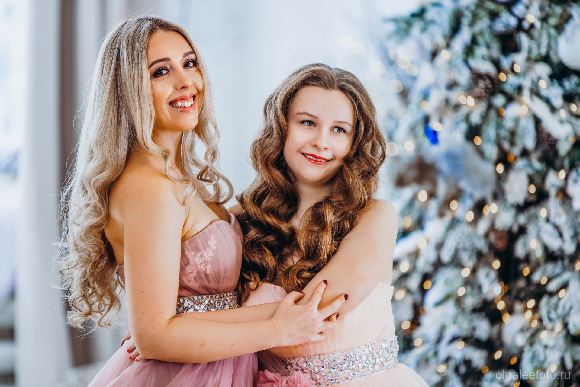 Семейная. Новогодняя. Студия Диор. Ольга Ли свадебный семейный фотограф Иркутск