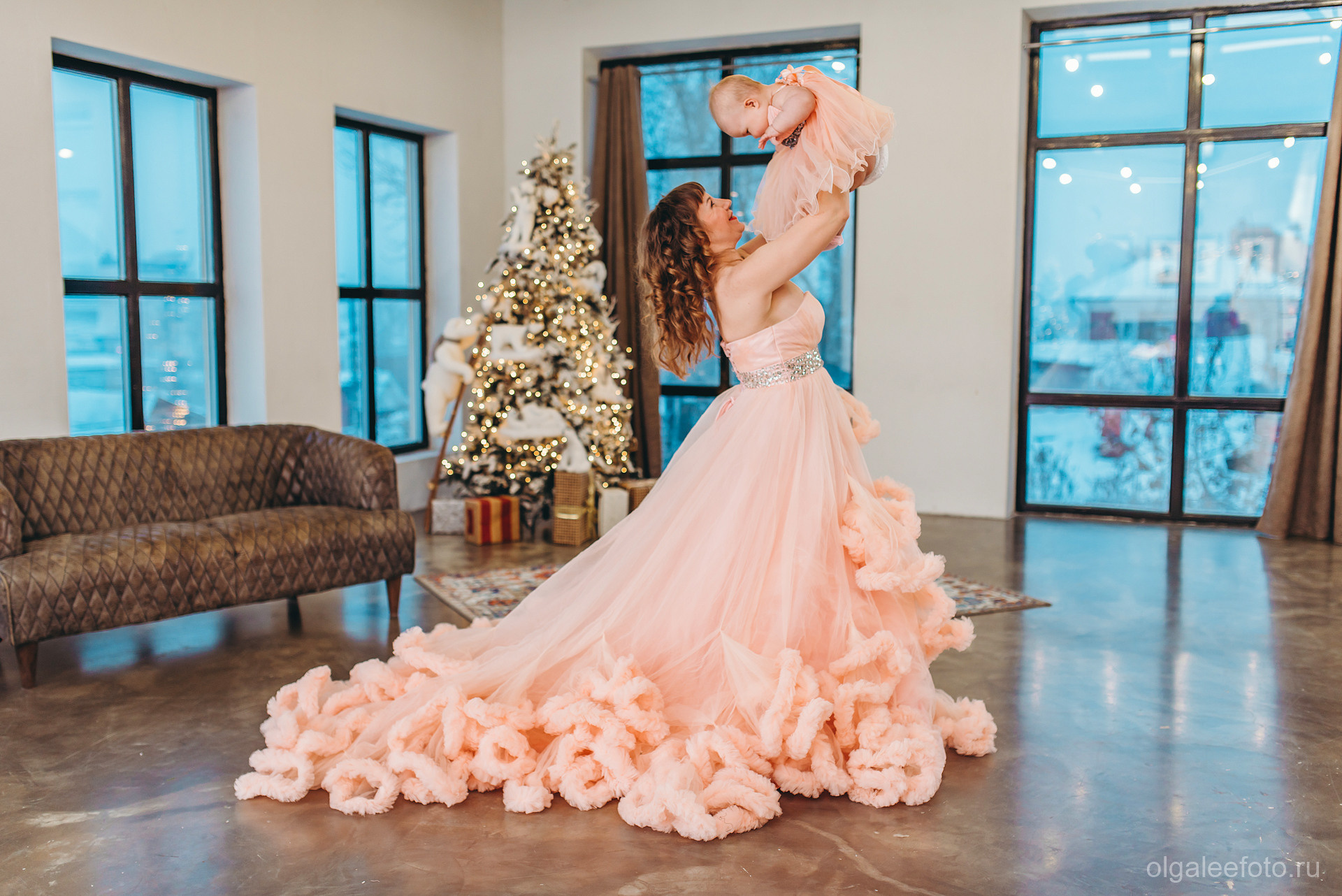 Семейная новогодняя в студии Романс. Ольга Ли свадебный семейный фотограф Иркутск