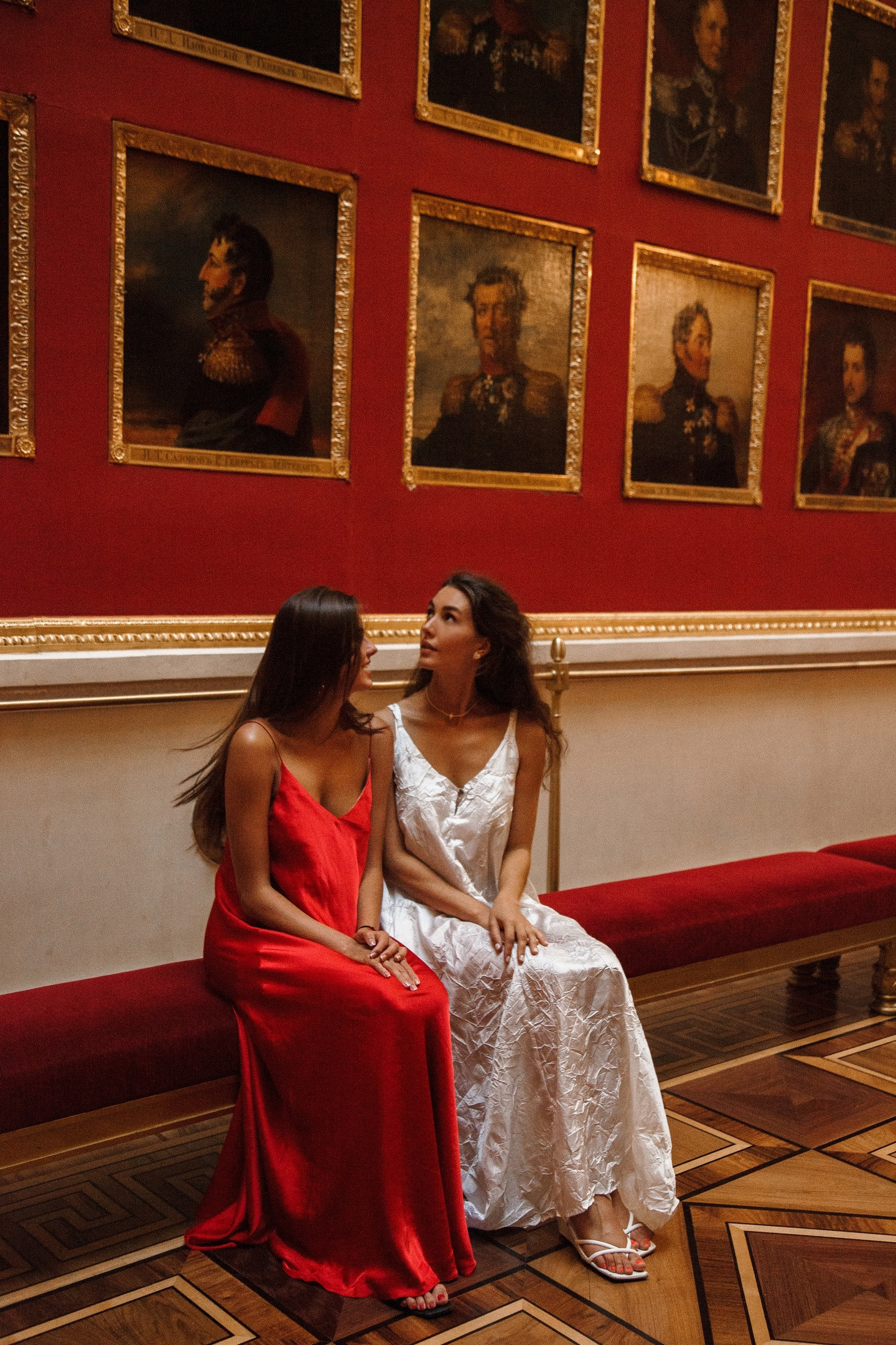 Актрисы школы Олега Табакова — Ксения Утехина и Анастасия Дворянская