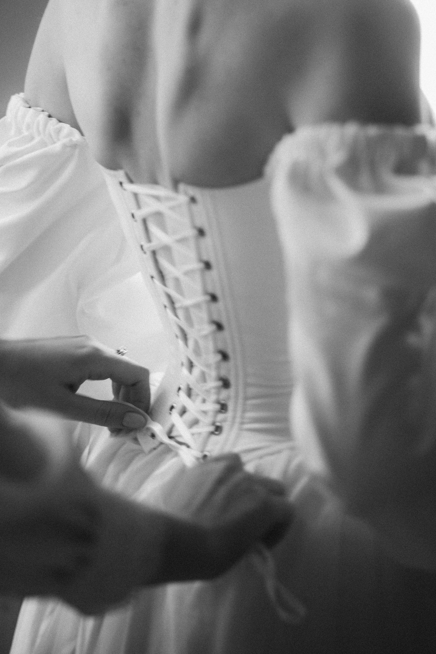 Свадебные. Честные истории о жизни города и его людях