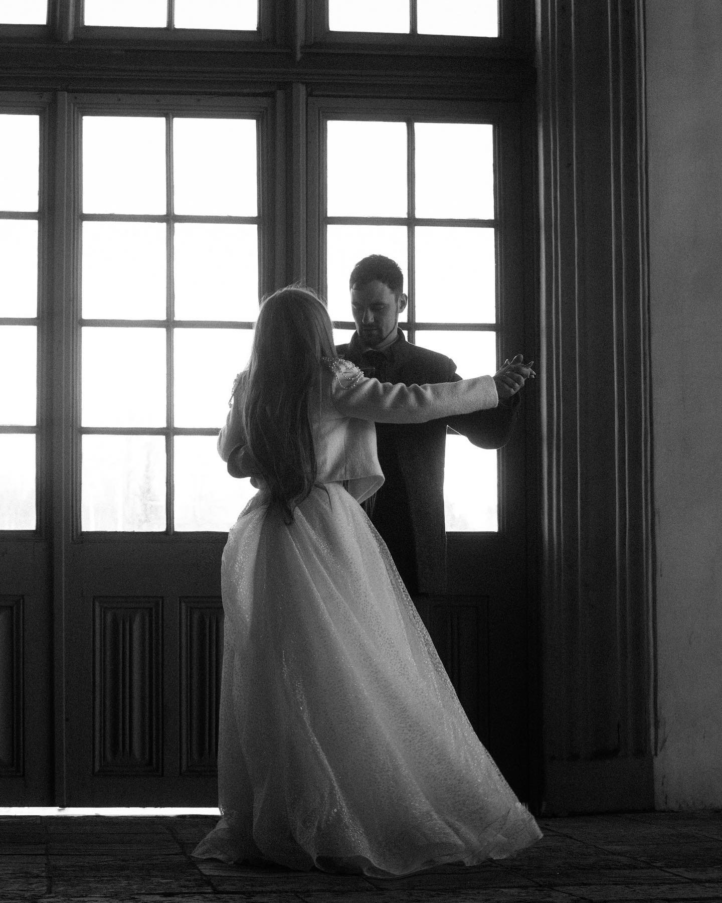 Свадебные. Честные истории о жизни города и его людях