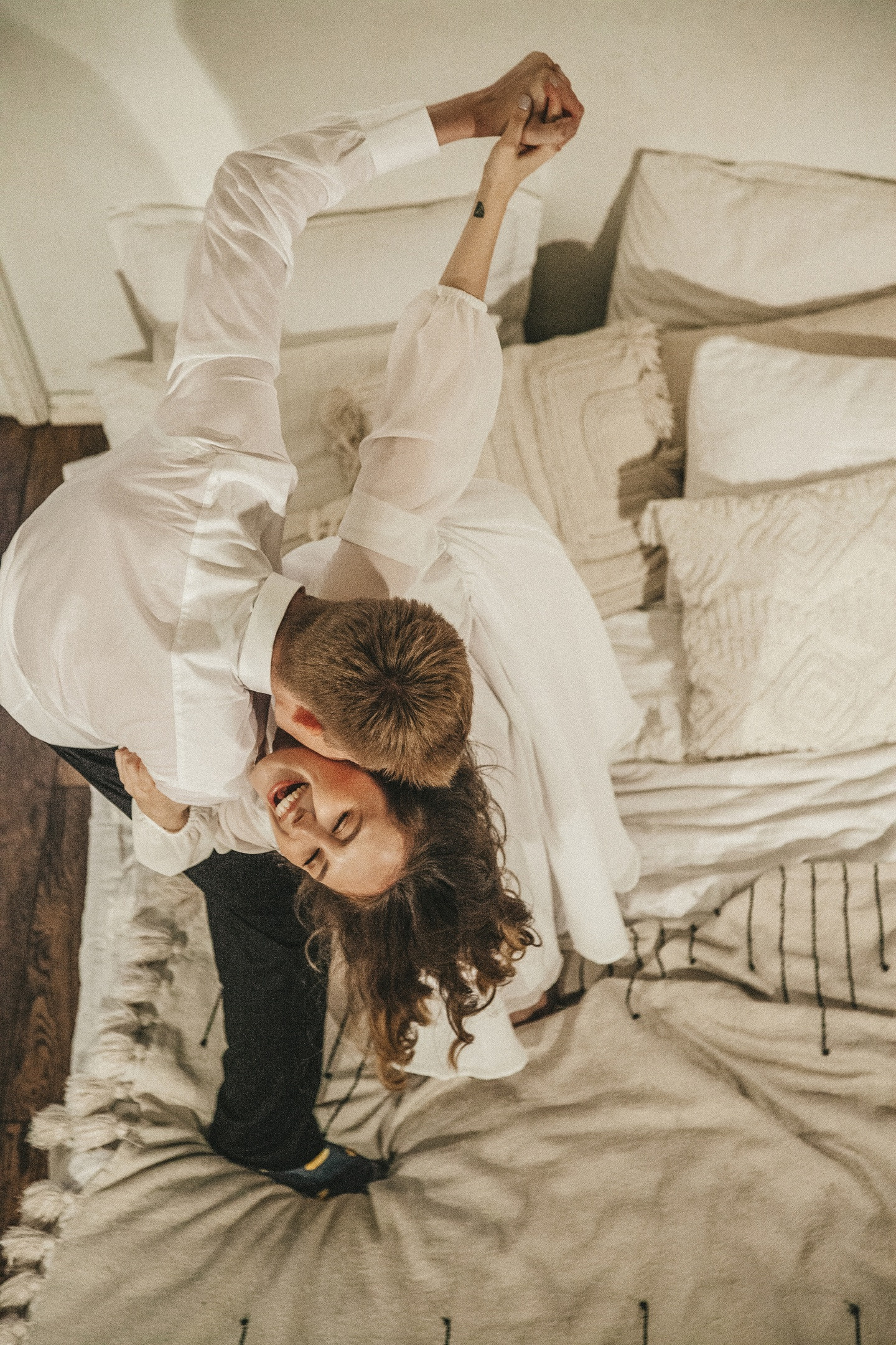 Свадебные. Честные истории о жизни города и его людях