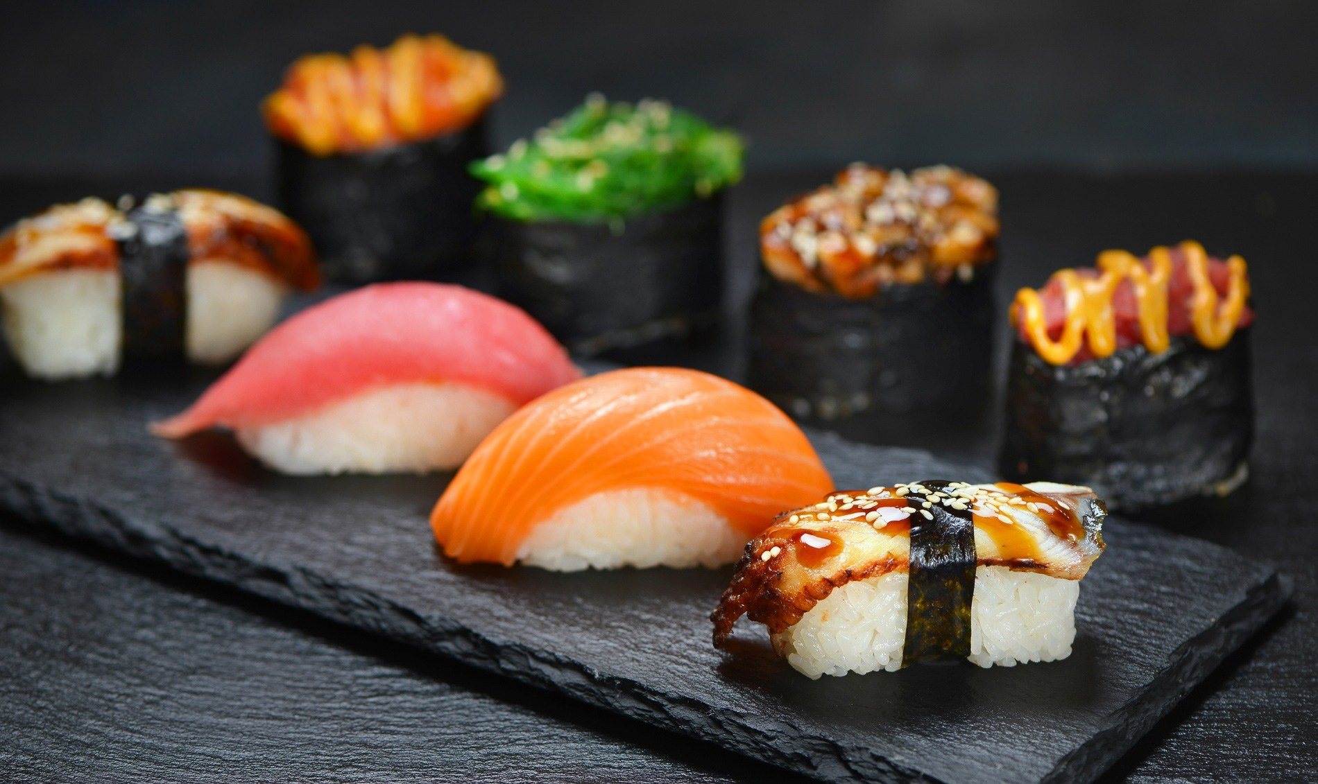 Фотосъемка роллов и японской кухни. Предметный фотограф Киров. Съемка для маркетплейсов
