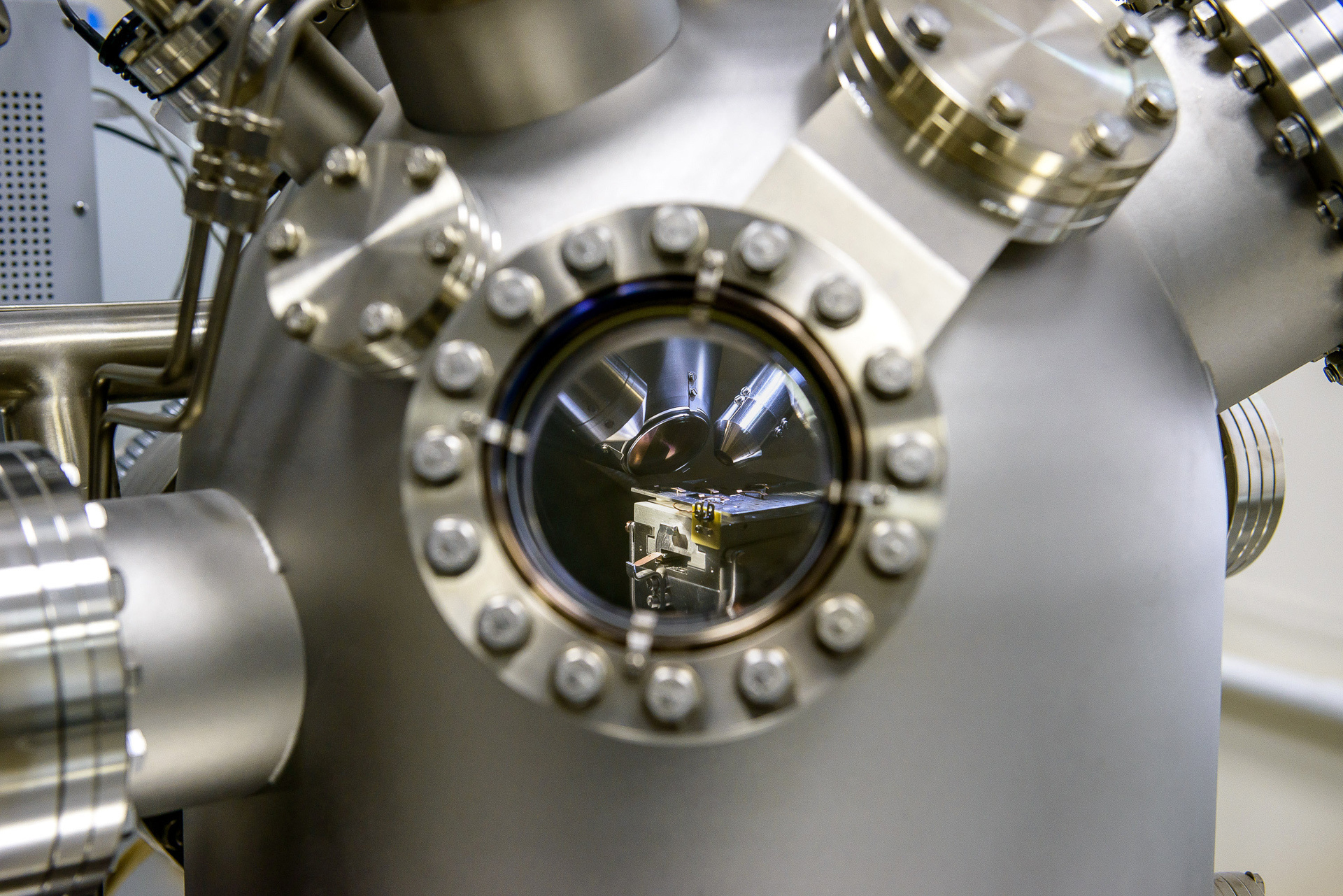 Evgeny Pelevin. Photographer. Industry, reporting, weddings, portrait