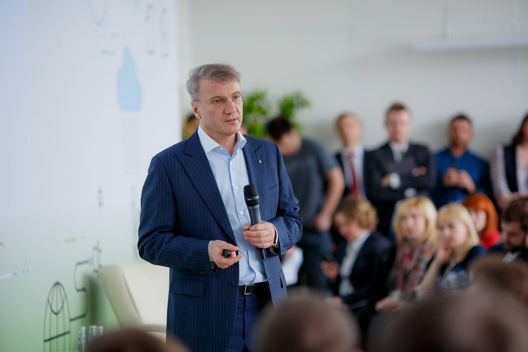 Evgeny Pelevin. Photographer. Industry, reporting, weddings, portrait