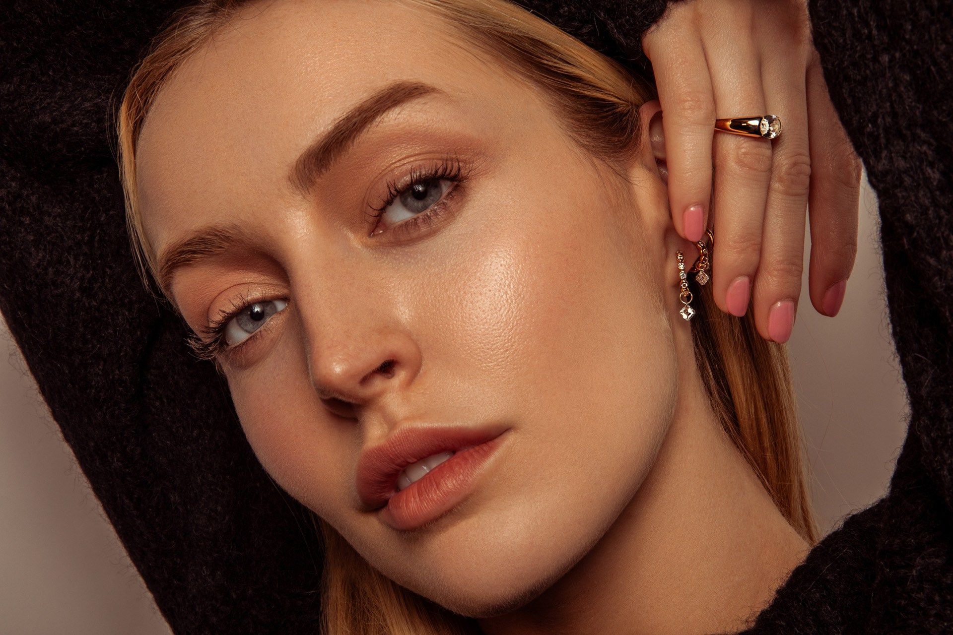 Jewelry, Beauty. Professional Retoucher, photo editor, Bali, Worldwide