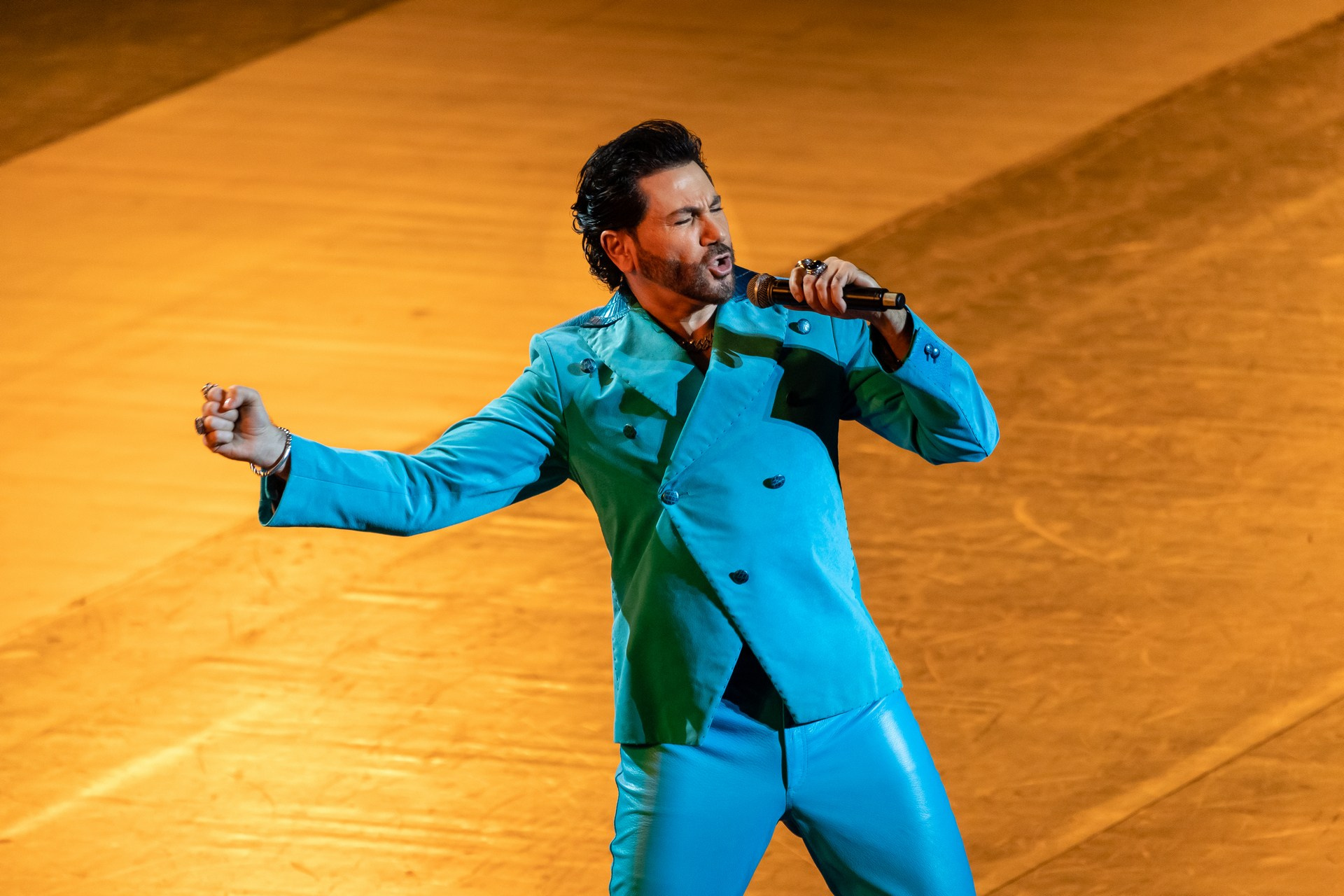 Авраам Руссо на концерте Удачные песни 2023 в Санкт-Петербурге