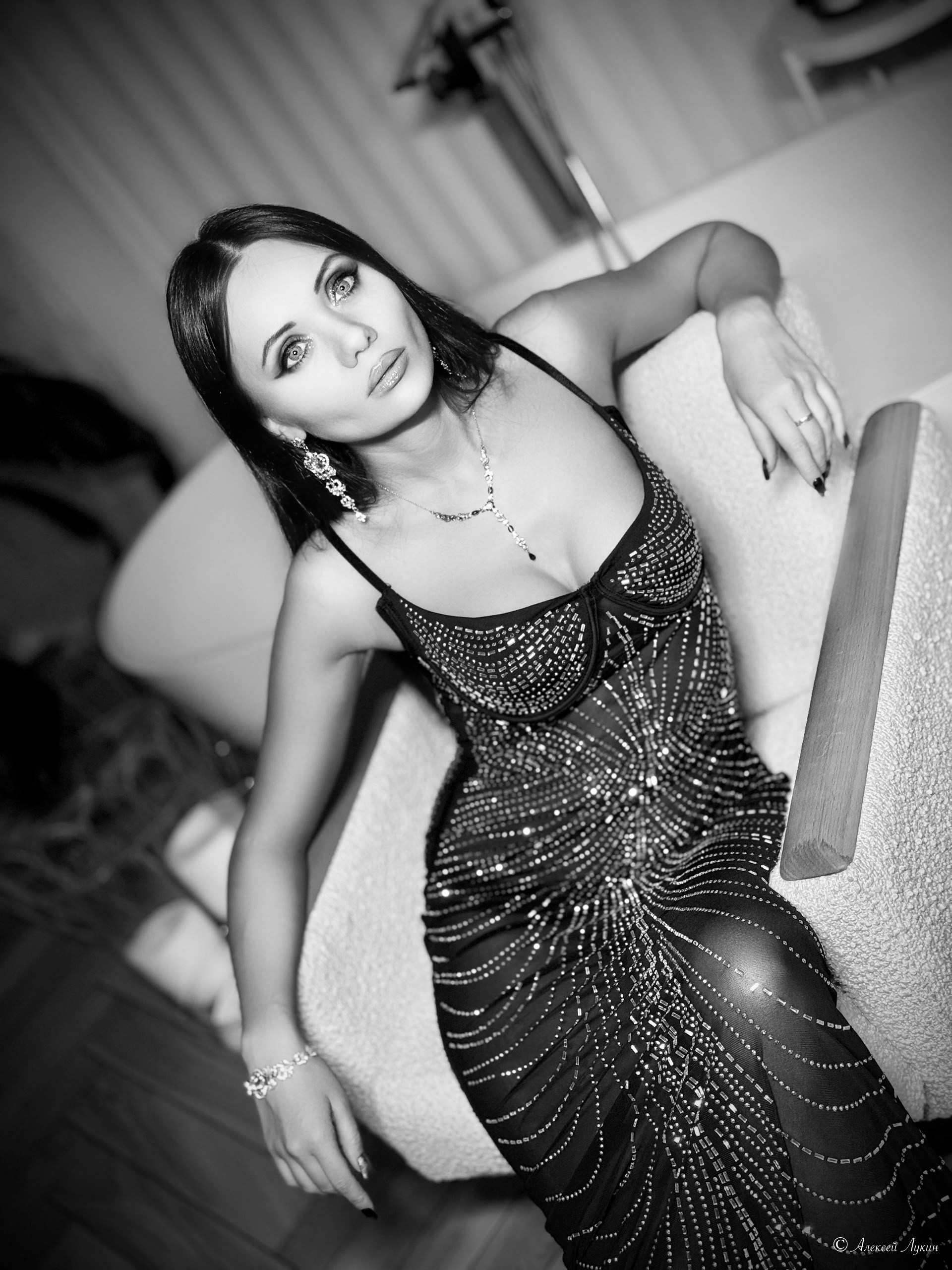 Фотосессия в студии, услуги и цены у профессионального портретного фотографа в СПб. Фотостудия, Портрет, Ню, Будуар, Детская фотосессия. Фотограф Алексей Лукин. Профессиональная фотосъёмка в Санкт-Петербурге. Обработка и Ретушь фотографий