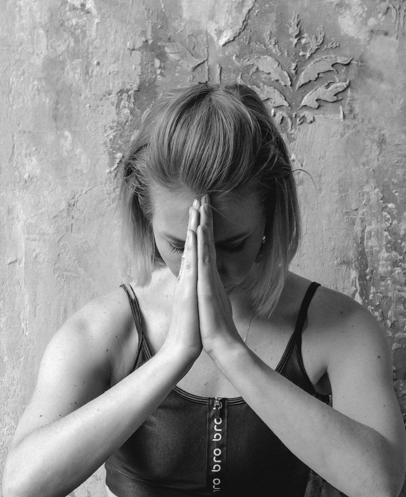 Yoga content for Mila. Family, portrait, content photo in Costa Rica Evgeniya Besprozvannykh