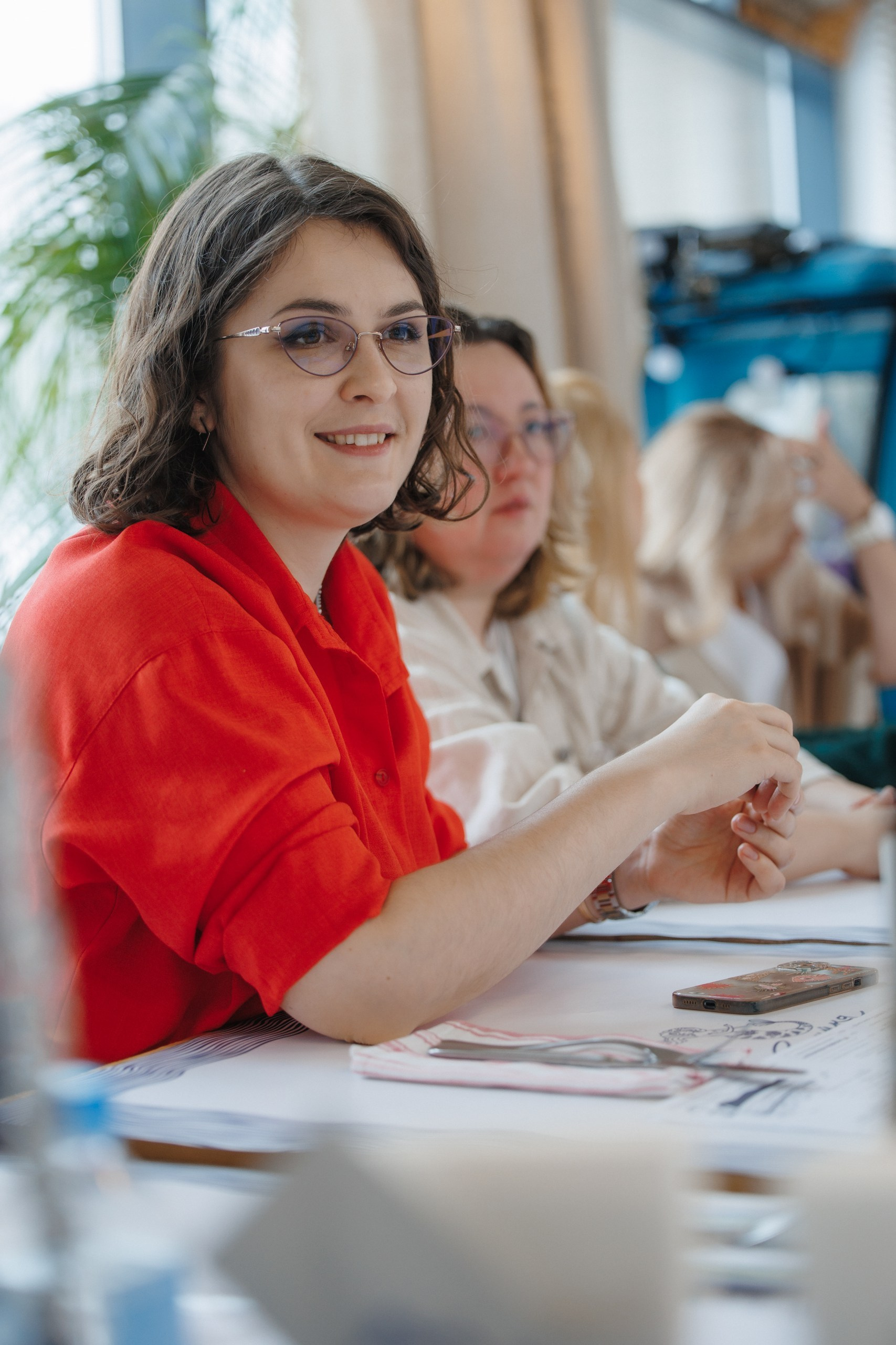 Портретный фотограф для контент съёмки в Новой Москве. Фотограф Москва. Портретный фотограф Александра Харитонова Москва Новая Москва Троицк
