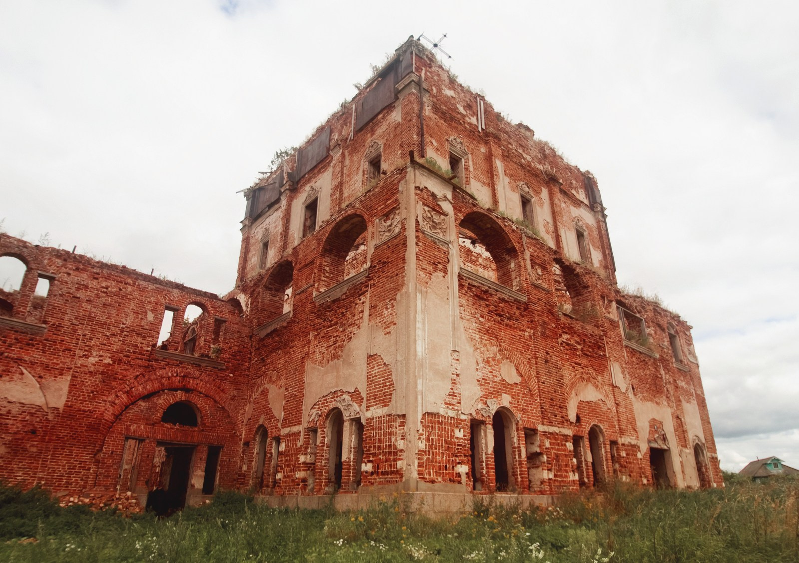 Храм, село Кой