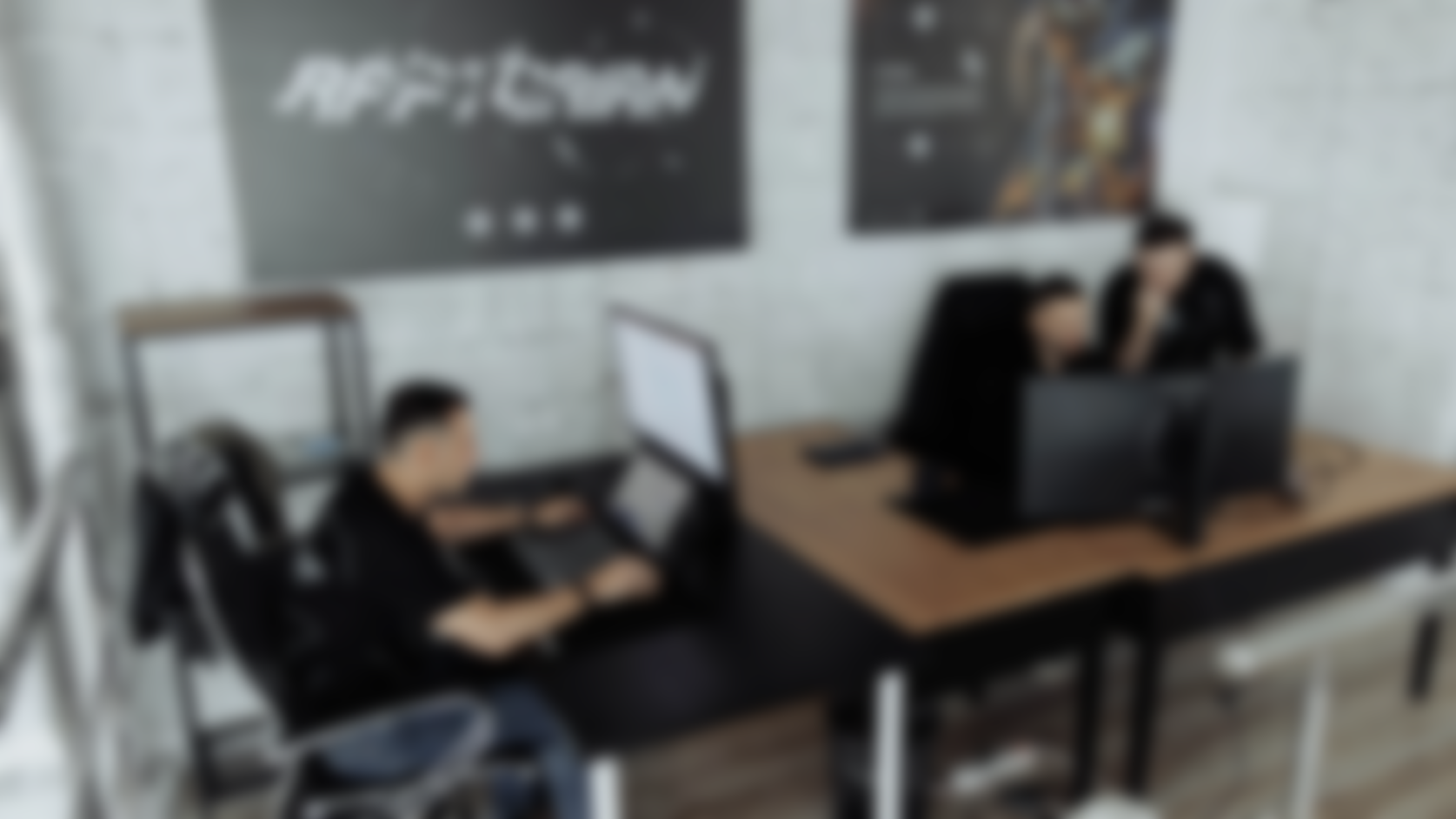 Кейс: съемка в IT-компании в Москве — офисный репортаж и портреты. Фотограф Василий Жуков | Портретная и бизнес-съемка в Москве под ключ