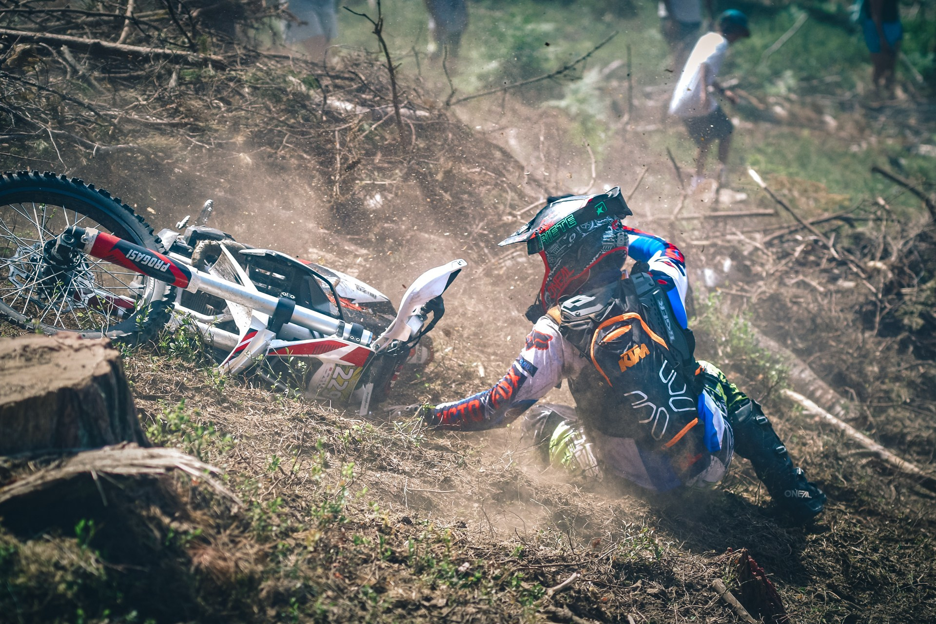 CountryCross. BraapBroom Media Group