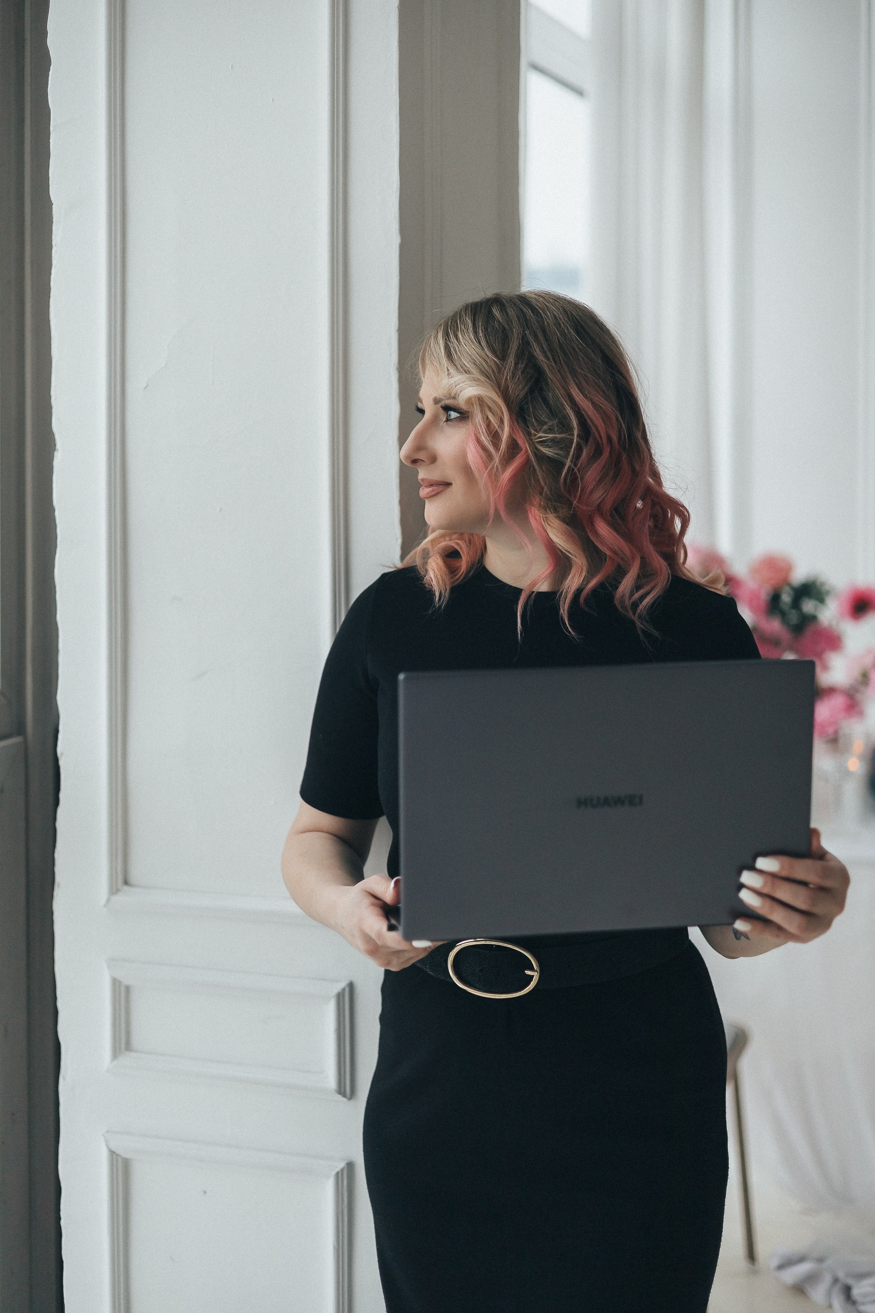 Обо мне/контакты. Женский и событийный фотограф в Новосибирске Оксана Чумакова