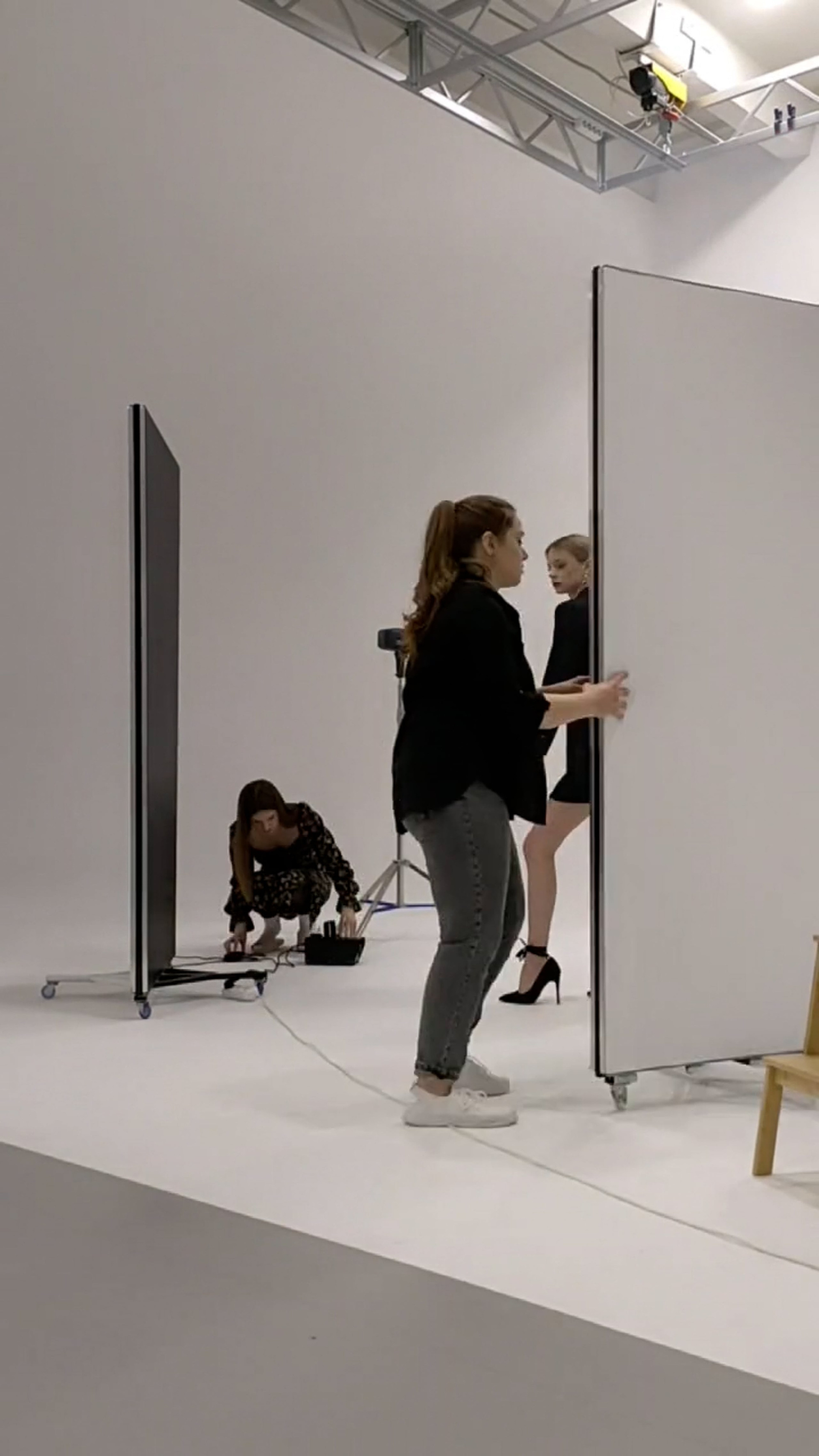 Бэкстейдж со съёмки в студии в Туле. Предметный и портретный фотограф в Туле. Юлия Даниленко