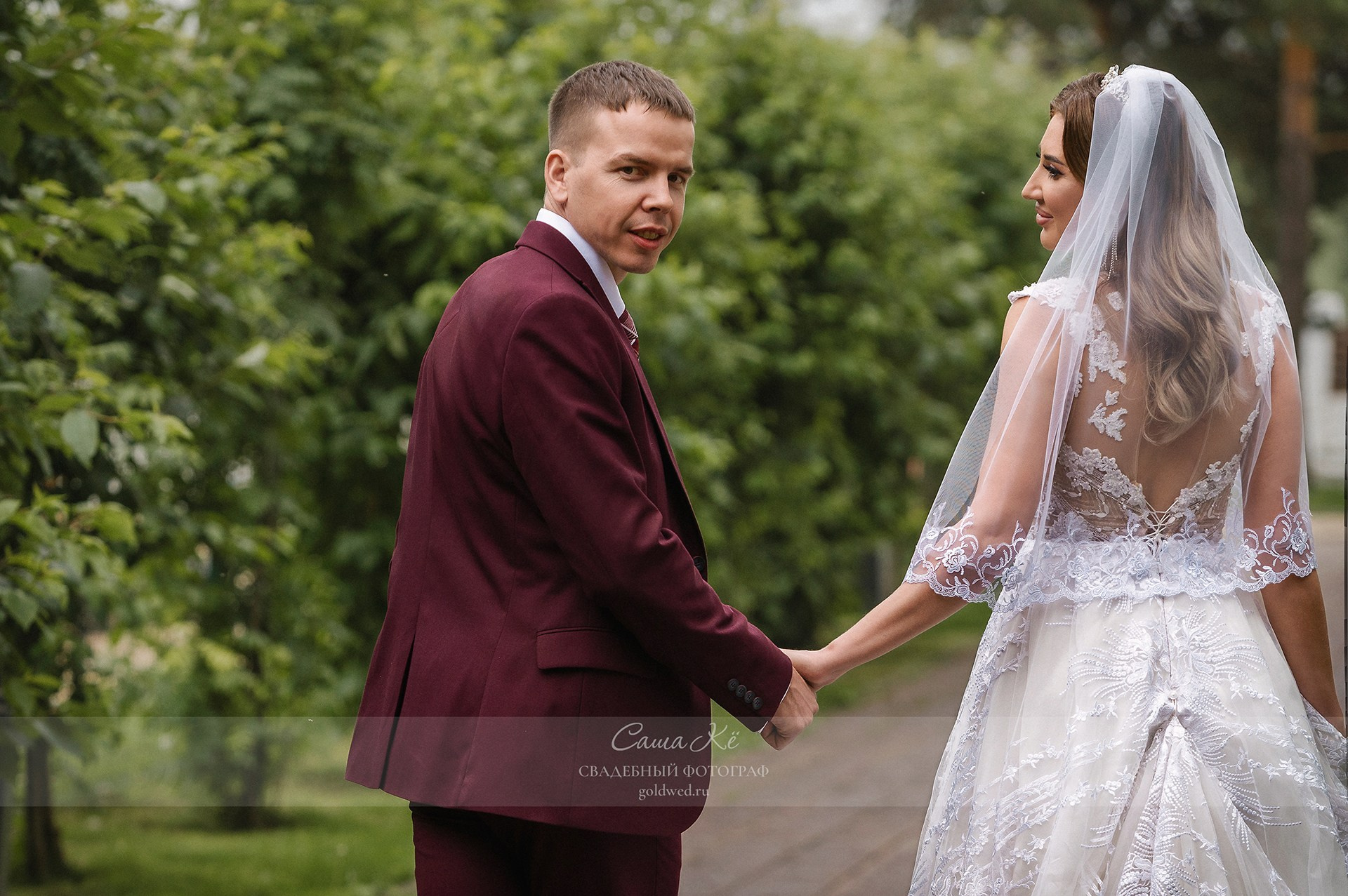 Свадебная фотосессия A&N в дождливую и пасмурную погоду в Новосибирске от профессионального фотографа Саши Кё. Свадебный, семейный и event фотограф в Новосибирске и Новосибирской области Саша Кё